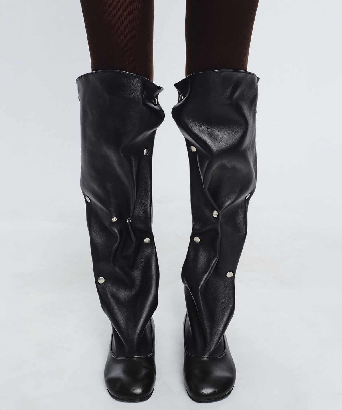 마지셔우드(MARGESHERWOOD) SNAP STRETCH HIGH BOOTS_black