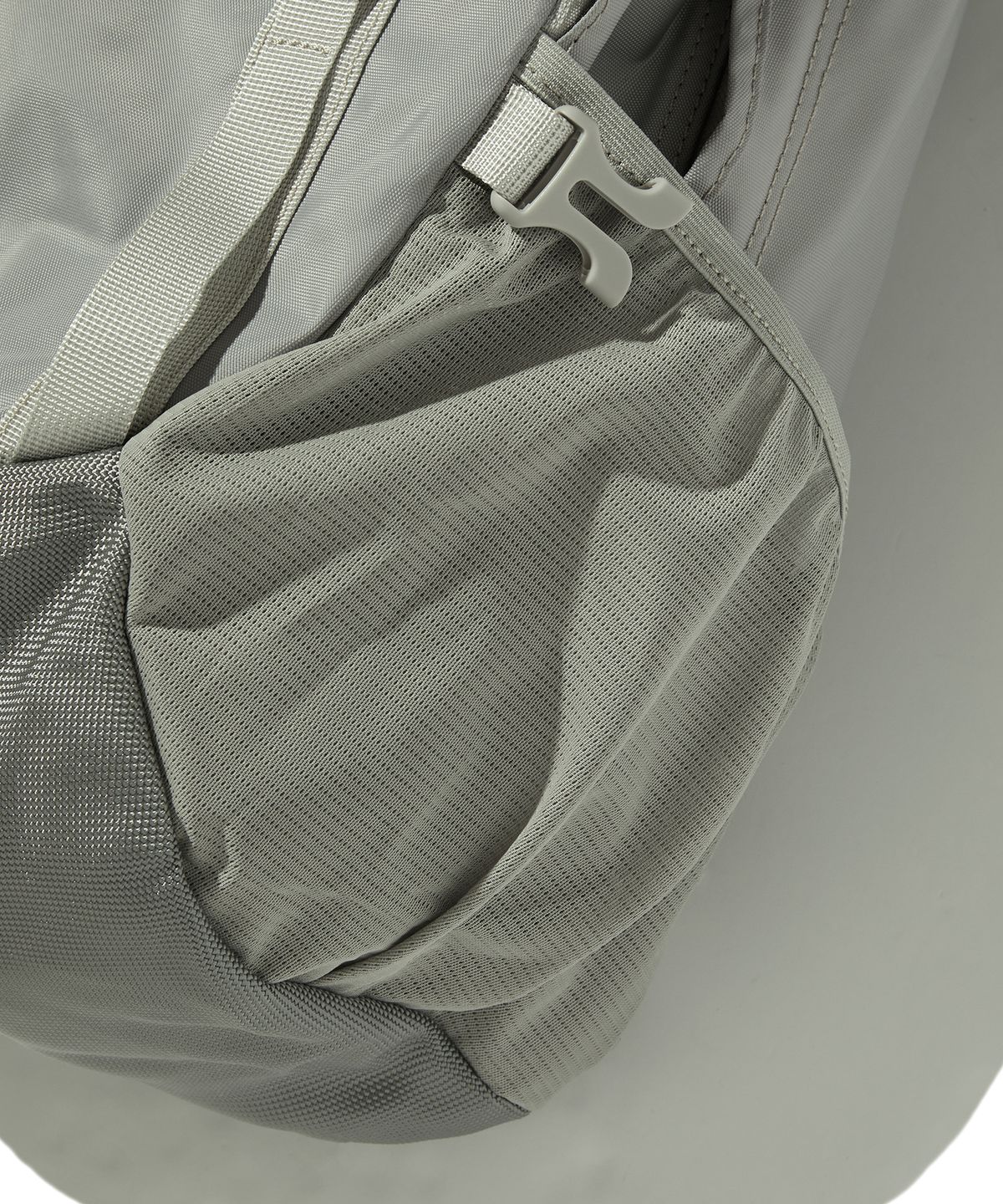 스웨이드(SUADE) UTILITY BACKPACK [GRAY]