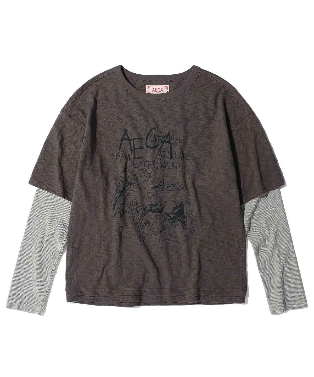 에이카화이트(AECA) AECA GRAPHIC LAYERED LONG SLEEVE-CHARCOAL