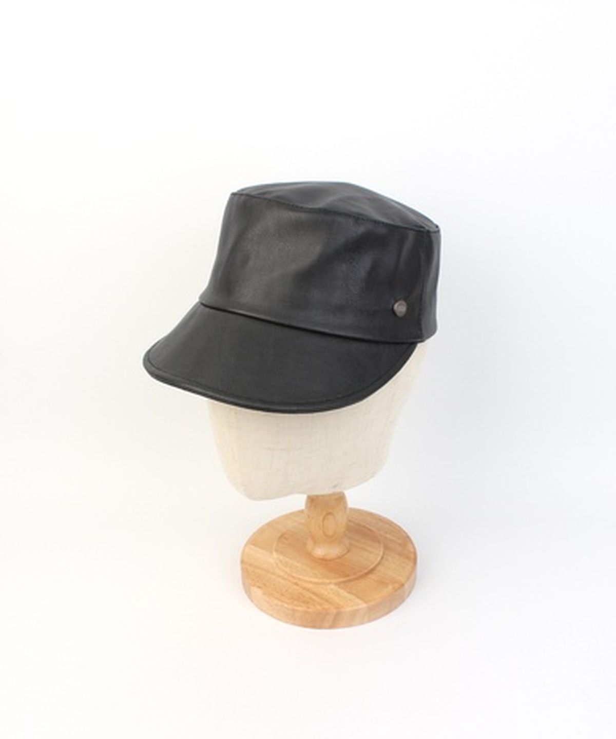 유니버셜 케미스트리(UNIVERSAL CHEMISTRY) Leather Black Logo Riding Cap 가죽승마모자