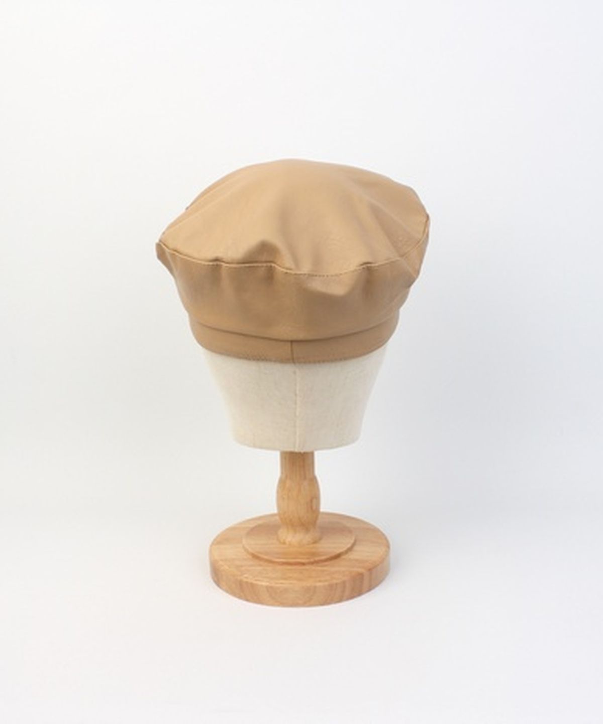 유니버셜 케미스트리(UNIVERSAL CHEMISTRY) Leather Logo Beige Beret 베레모