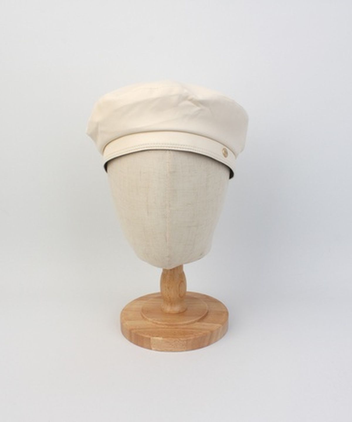 유니버셜 케미스트리(UNIVERSAL CHEMISTRY) Leather Logo Ivory Beret 베레모