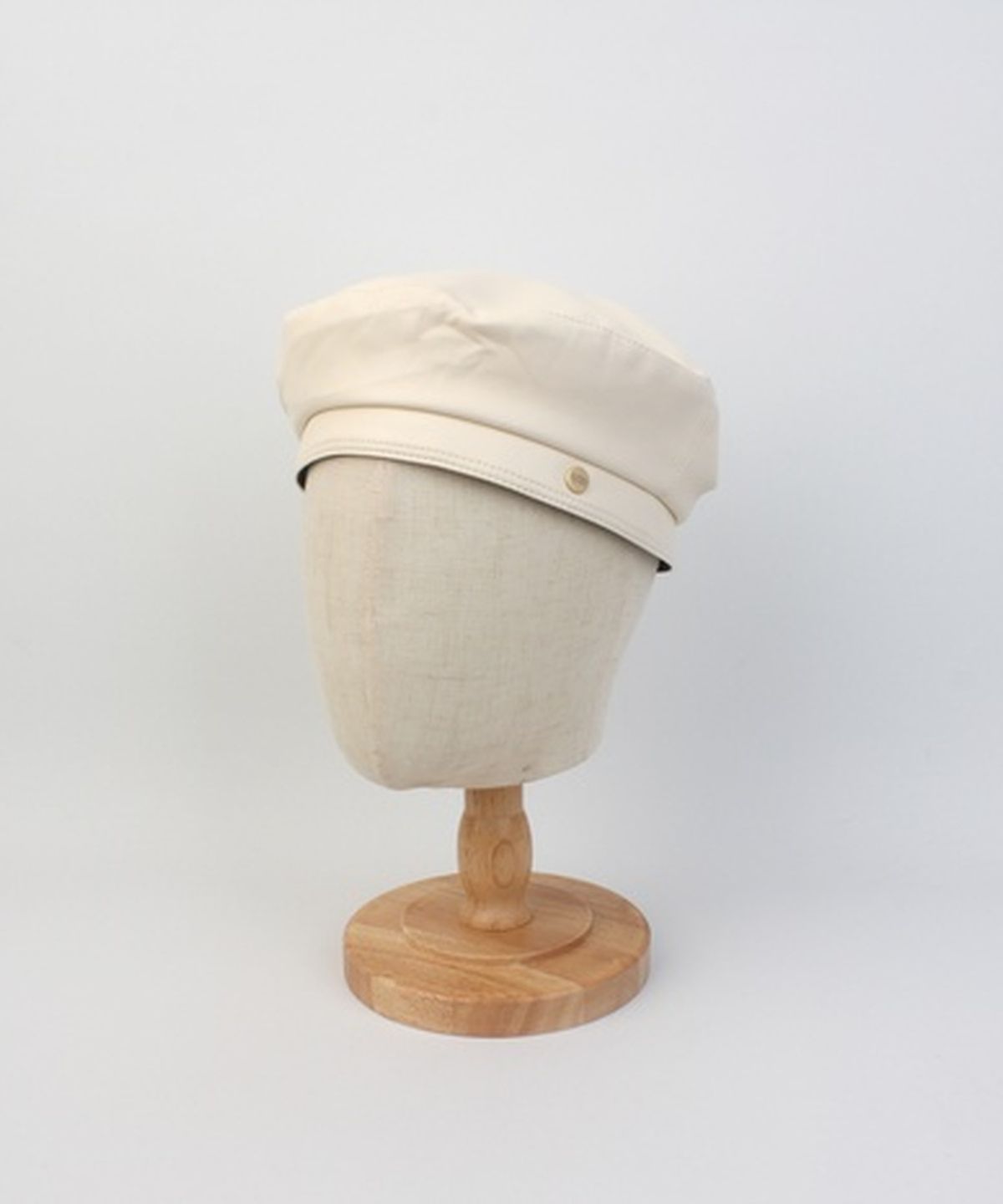 유니버셜 케미스트리(UNIVERSAL CHEMISTRY) Leather Logo Ivory Beret 베레모