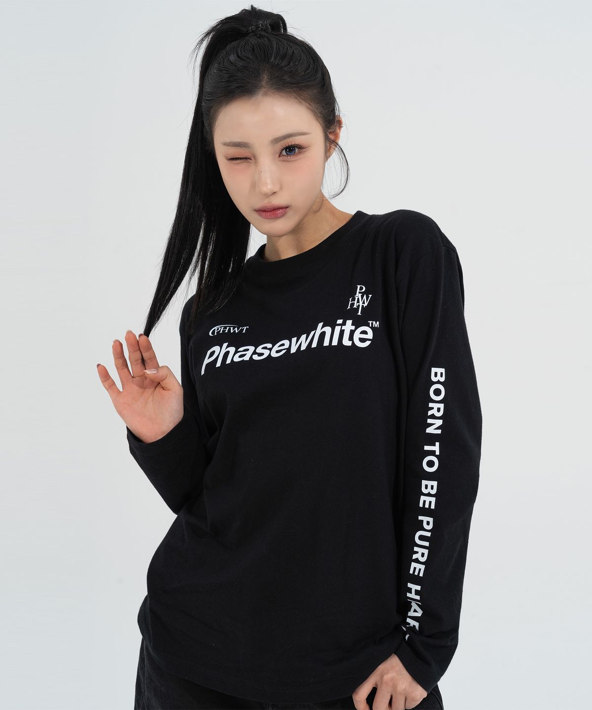 페이즈화이트(PHASEWHITE) SIDE LETTERING LONG SLEEVES_BLACK / 8802026-LT01