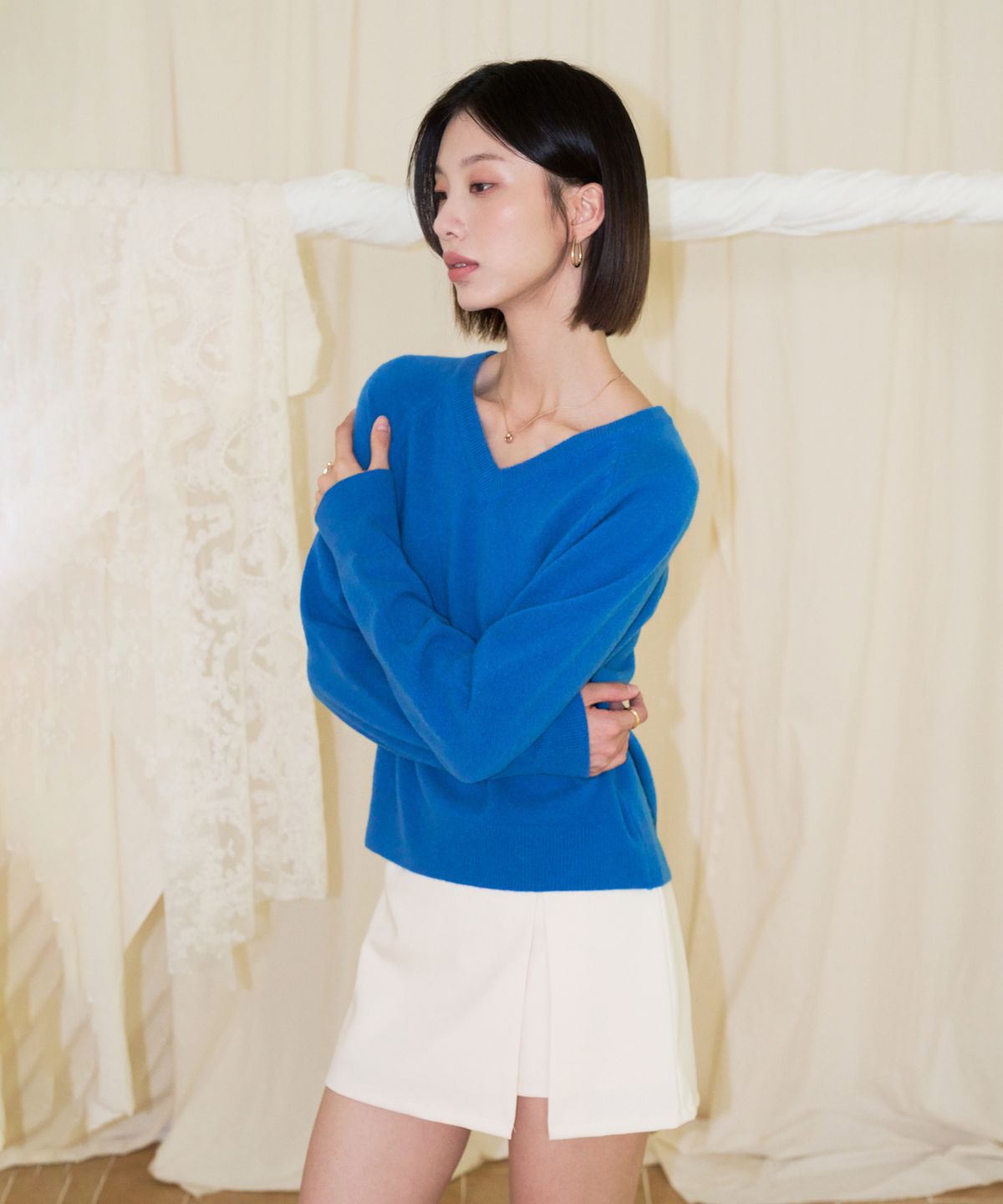 블레티(VLETI) Wool 100% V-neck Raglan Knit (Blue)