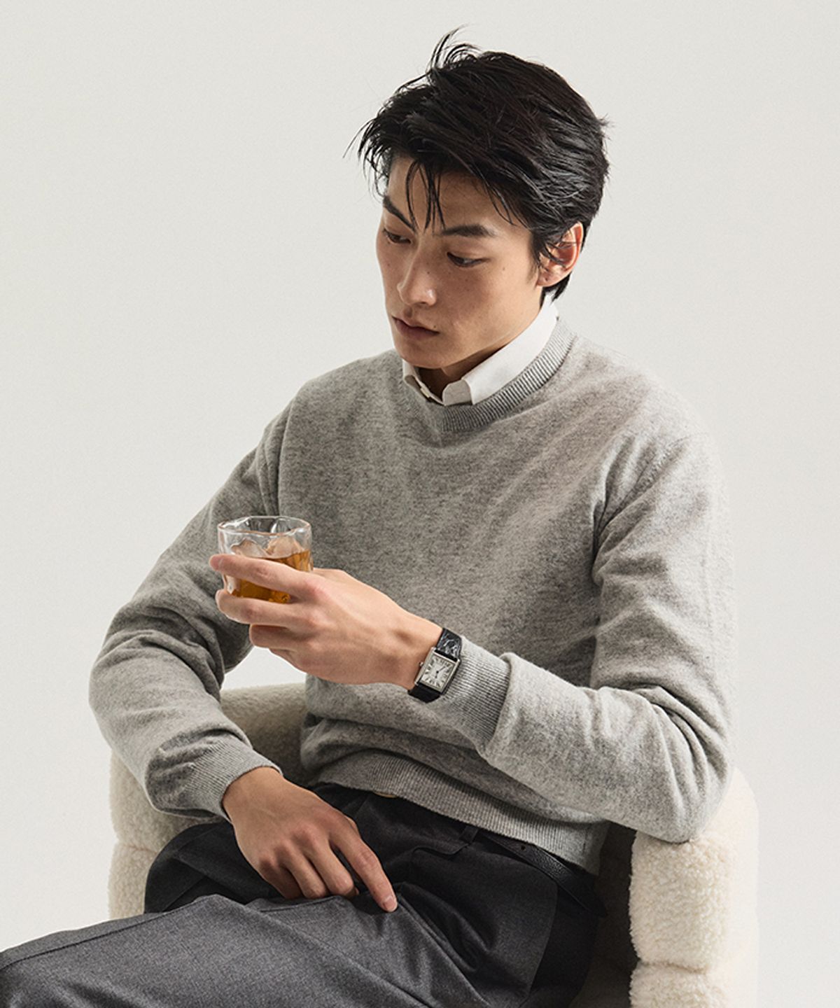 테일러채드(TAILORCHAD) 메리노 울 라운드넥 니트 (라이트 그레이)