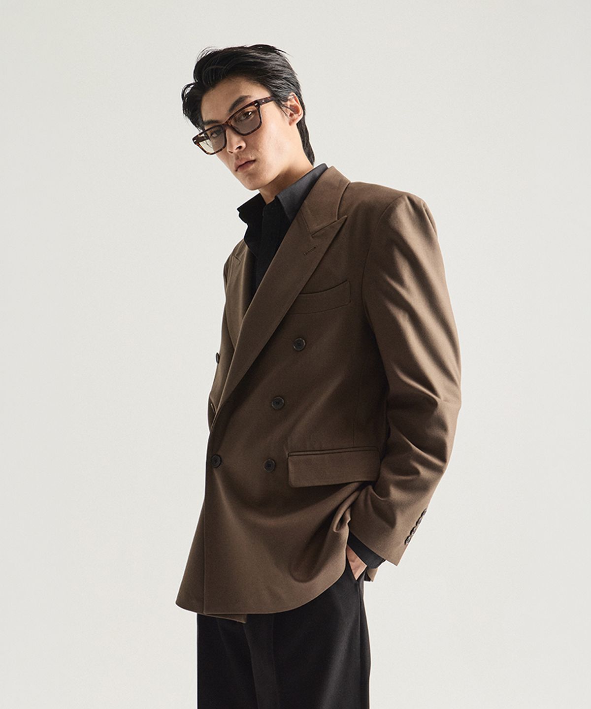테일러채드(TAILORCHAD) 테일러드 울 블레이저 (모카)