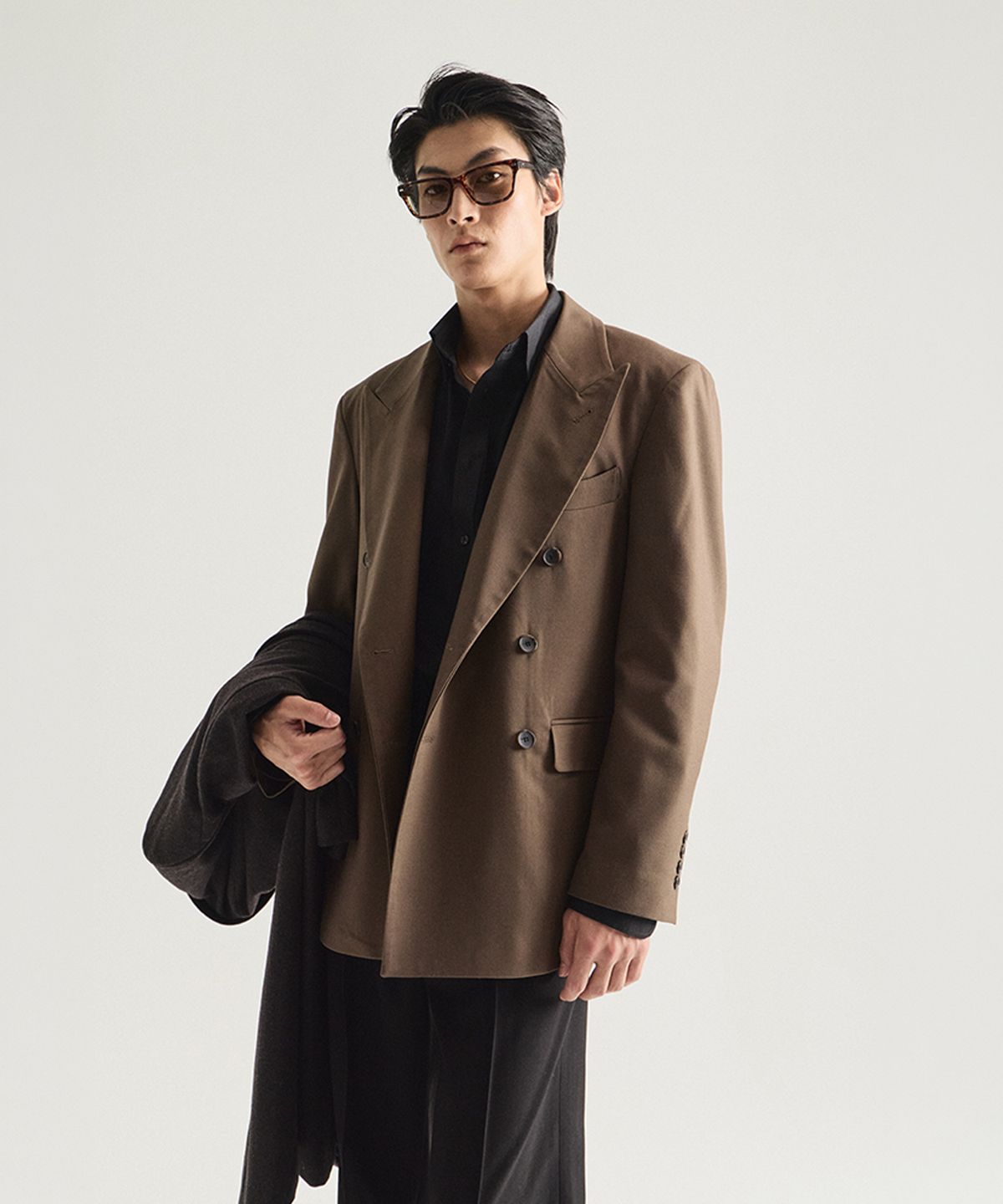 테일러채드(TAILORCHAD) 테일러드 울 블레이저 (모카)