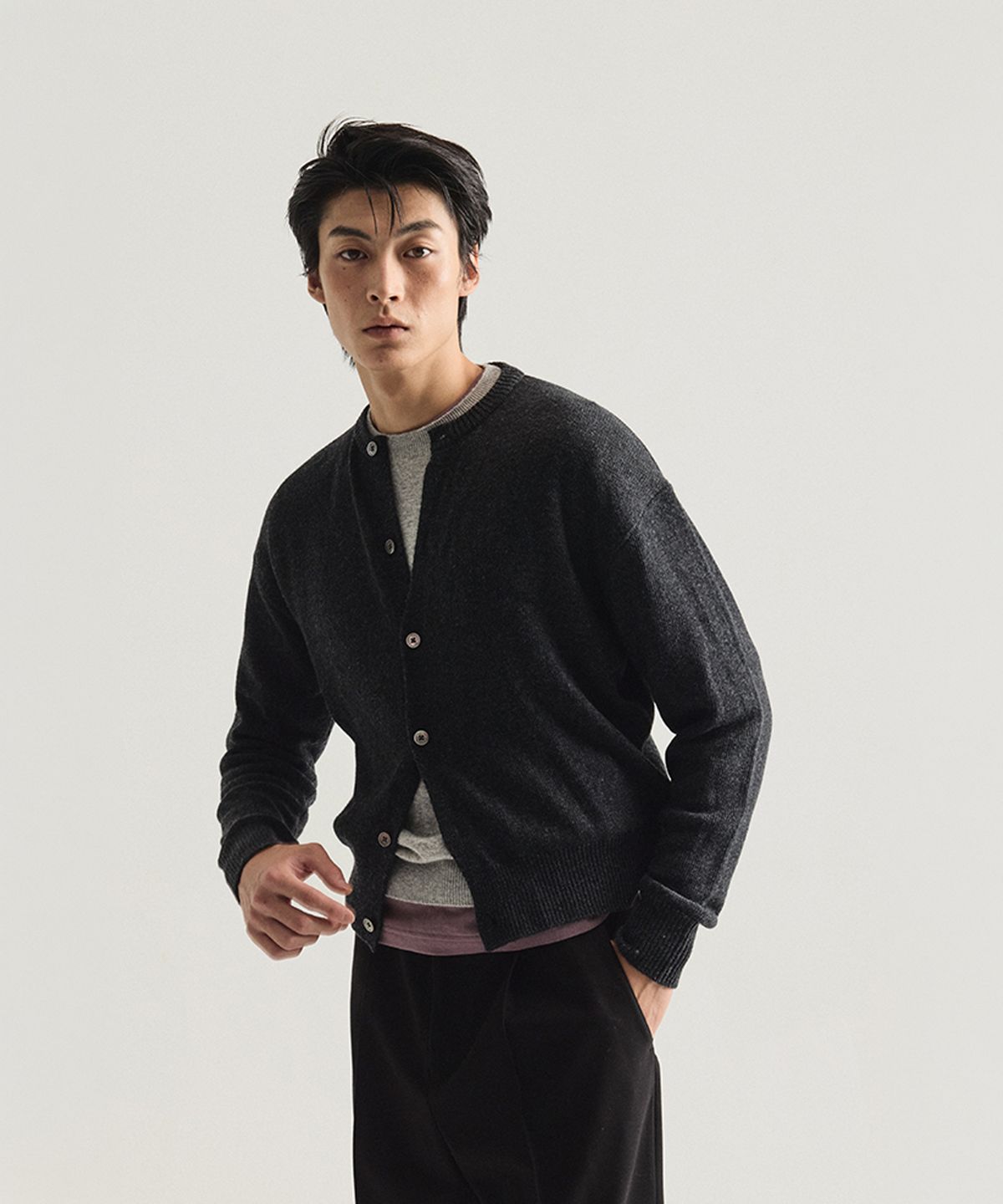 테일러채드(TAILORCHAD) 릴렉스드 캐시미어 라운드 가디건 (차콜)