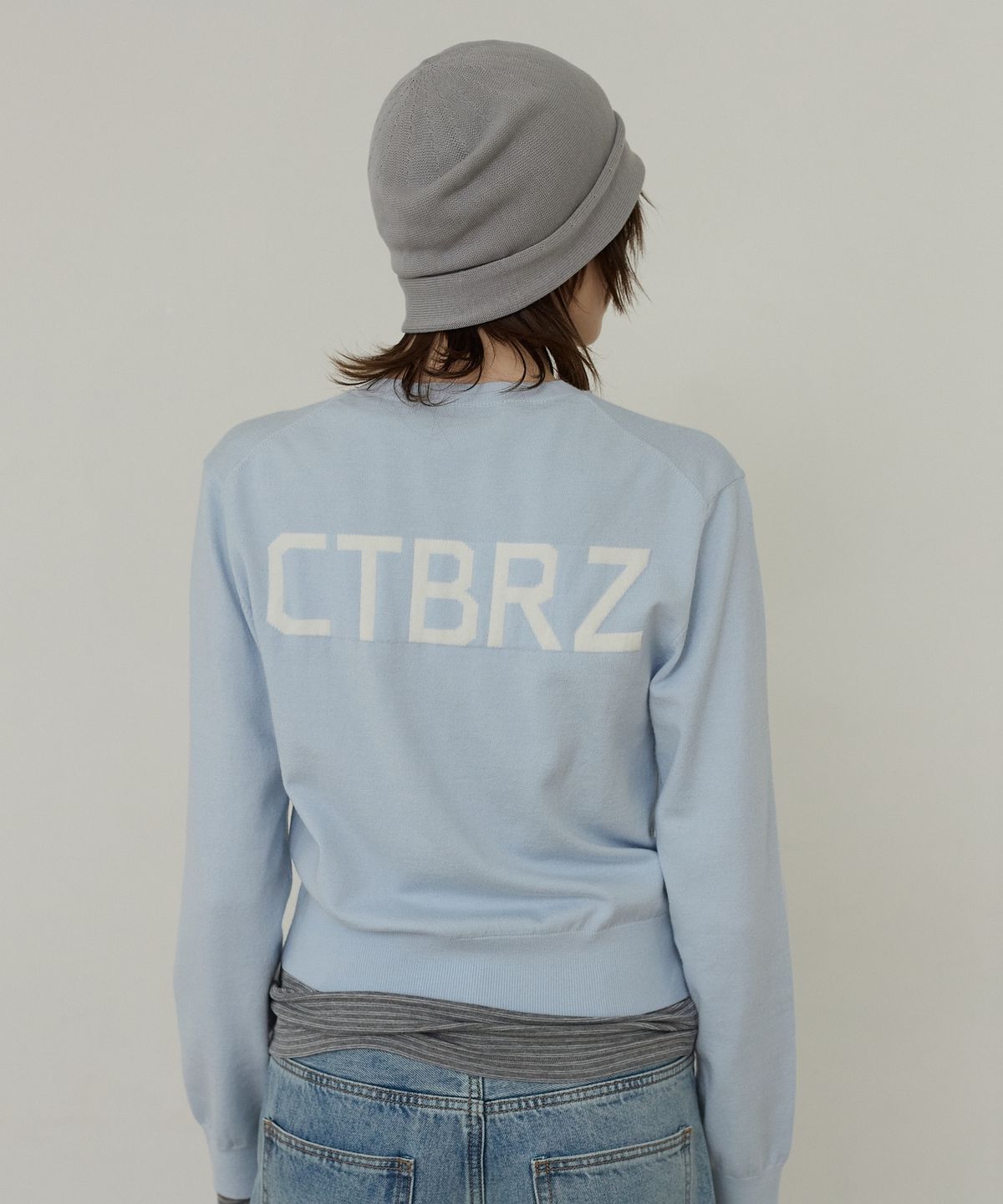 시티브리즈(CITYBREEZE) 워셔블 라운드넥 레터링 니트_4COLORS