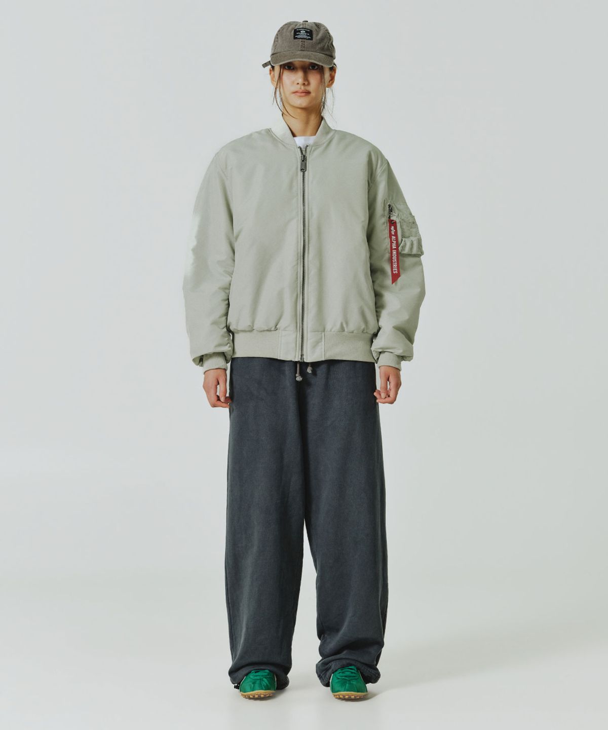 알파 인더스트리(ALPHA INDUSTRIES) MA-1 릴렉스 핏 플라이트 자켓 (옥스포드) 라이트 미네랄
