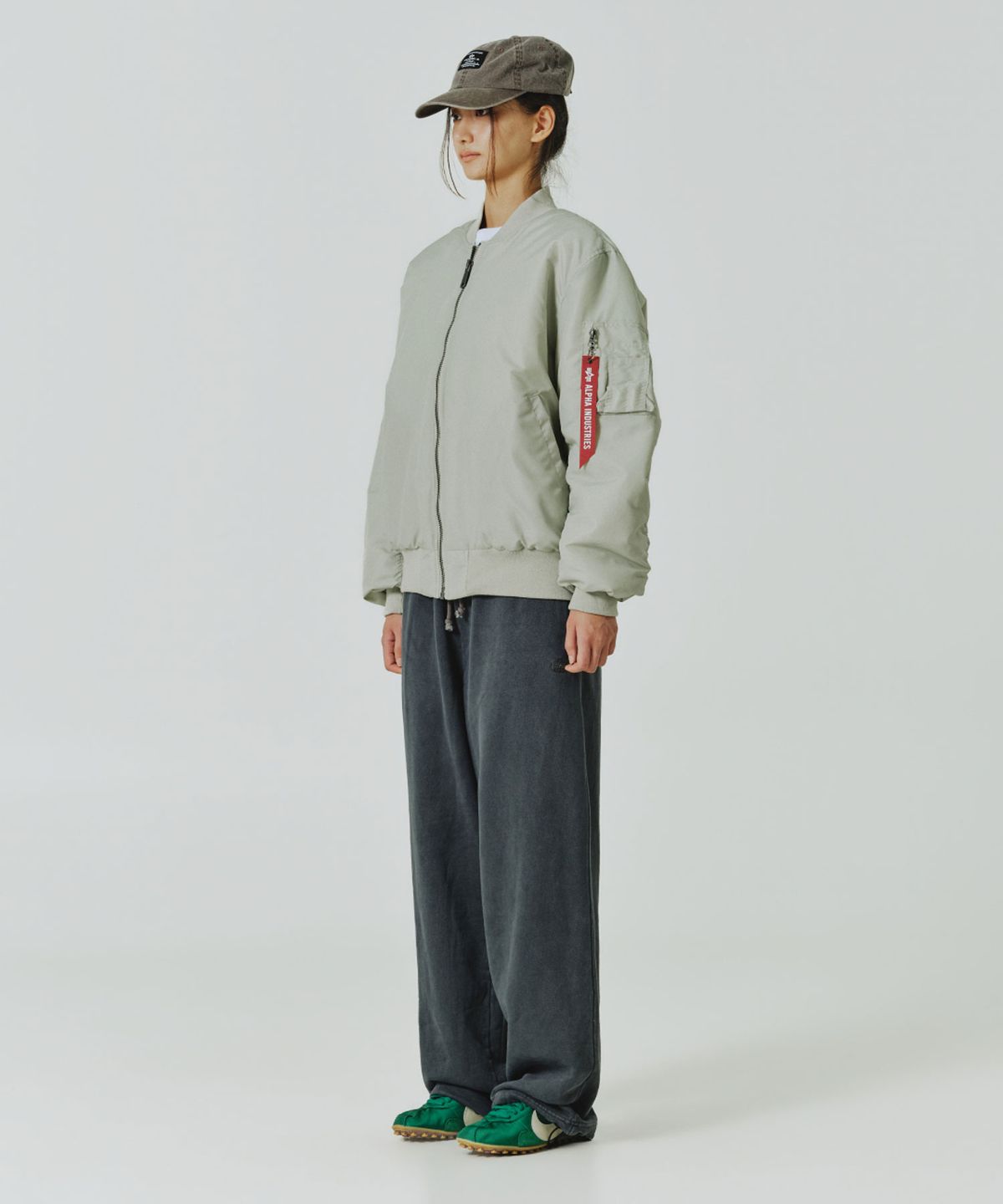 알파 인더스트리(ALPHA INDUSTRIES) MA-1 릴렉스 핏 플라이트 자켓 (옥스포드) 라이트 미네랄
