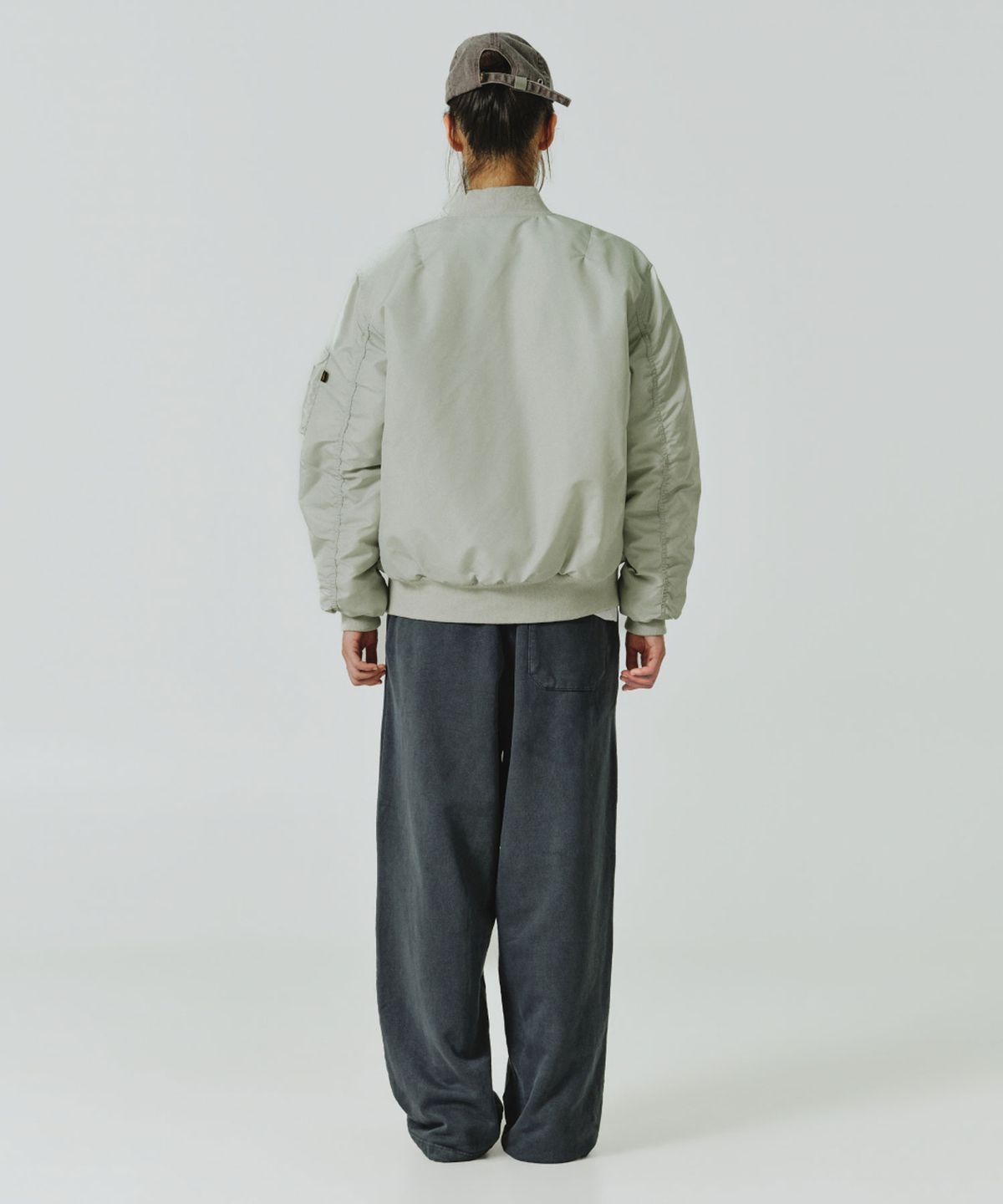 알파 인더스트리(ALPHA INDUSTRIES) MA-1 릴렉스 핏 플라이트 자켓 (옥스포드) 라이트 미네랄