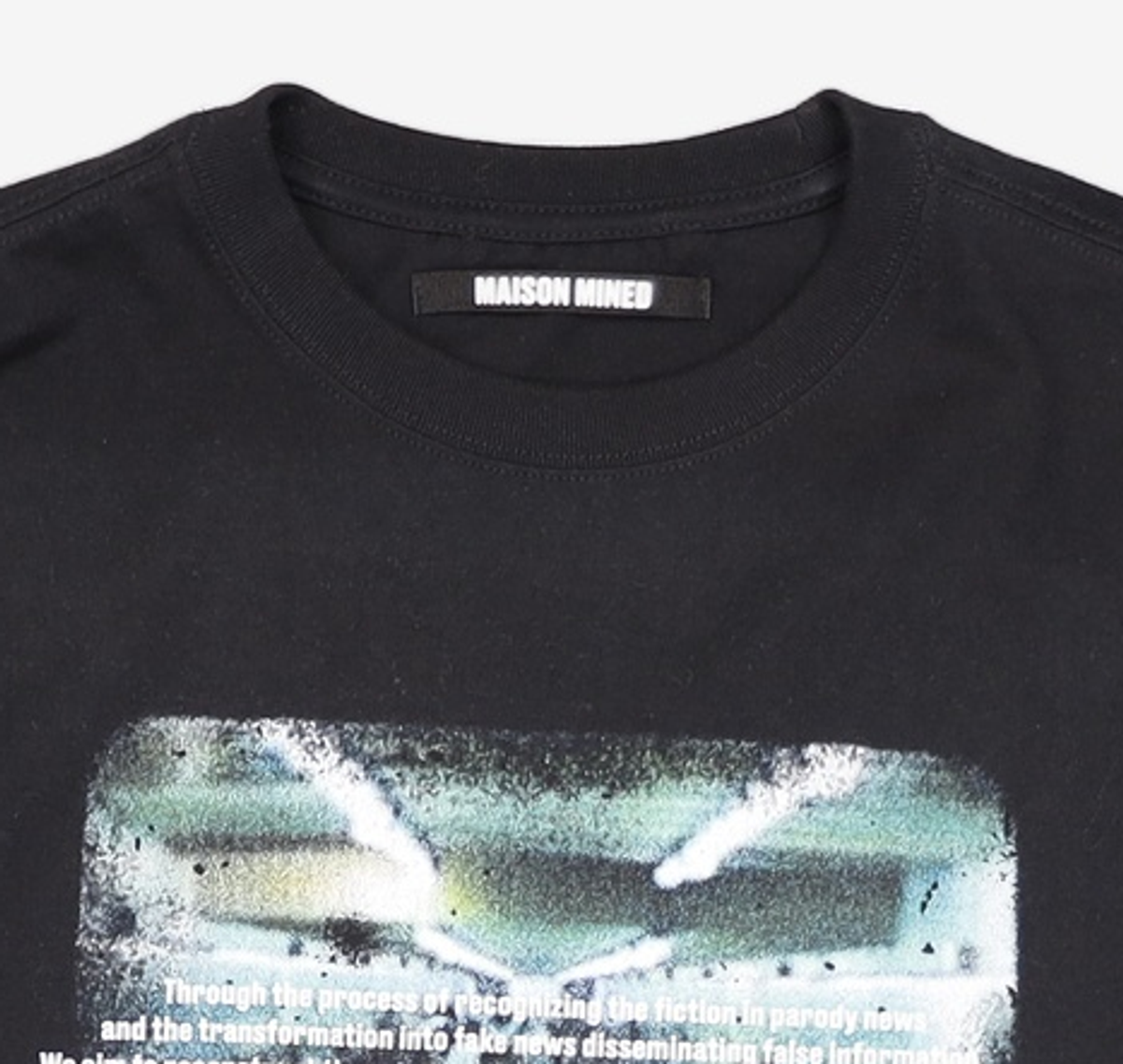 메종미네드(MAISON MINED) BLUR SCREEN HALF T BLACK M