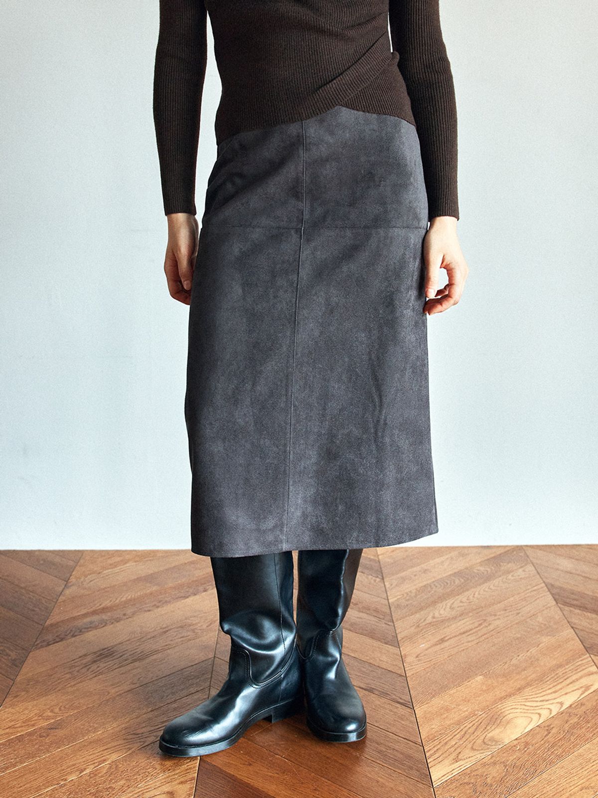 헌치(HUNCH) Modern Suede Midi Skirt