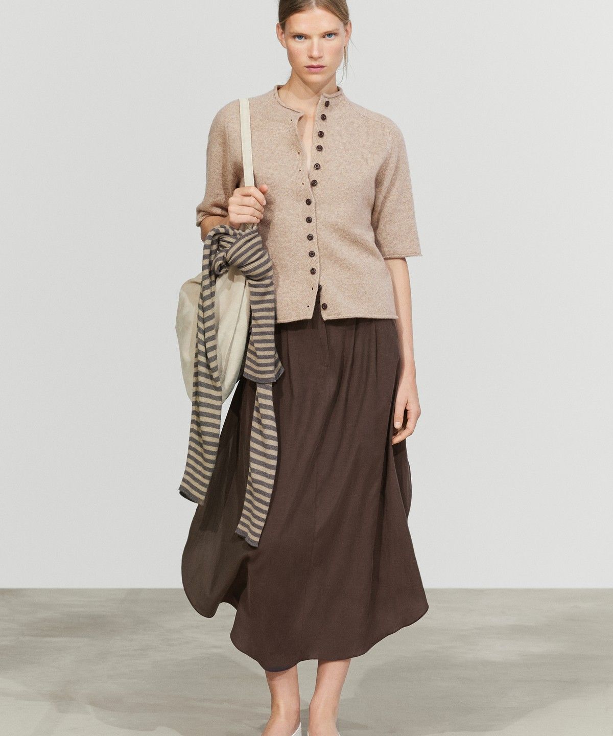 마시모두띠(MASSIMO DUTTI) 100% 울 퍼널넥 니트 가디건