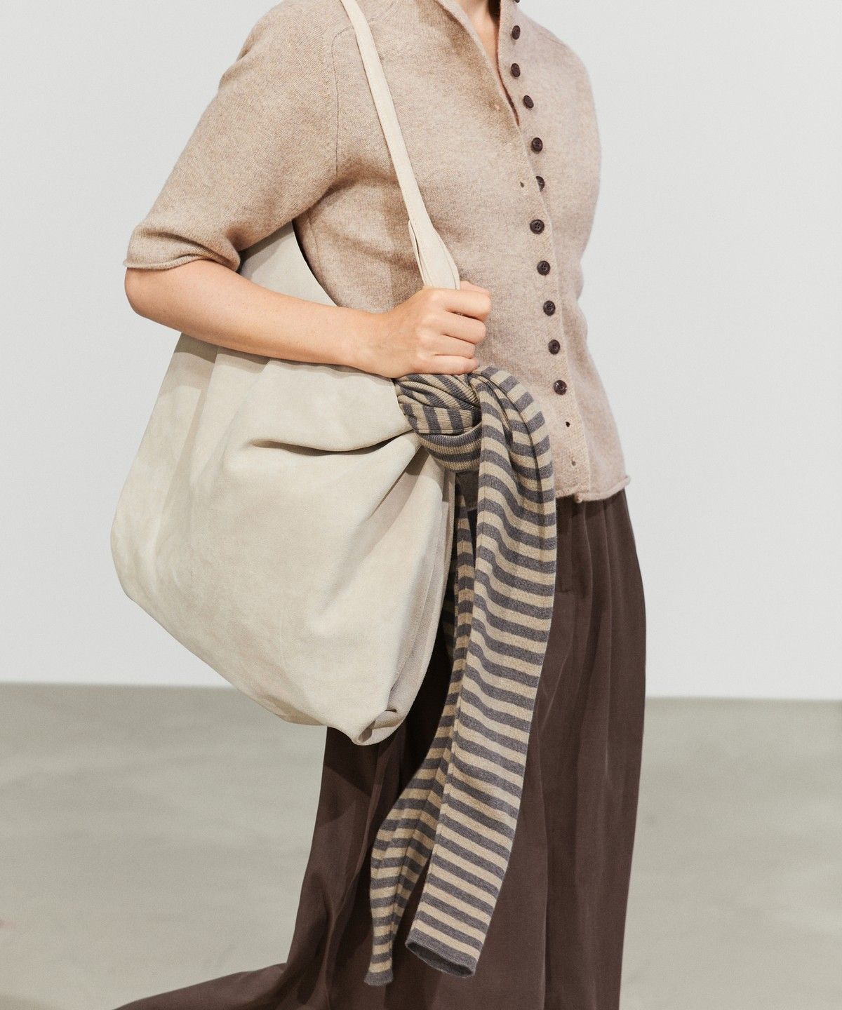 마시모두띠(MASSIMO DUTTI) 100% 울 퍼널넥 니트 가디건