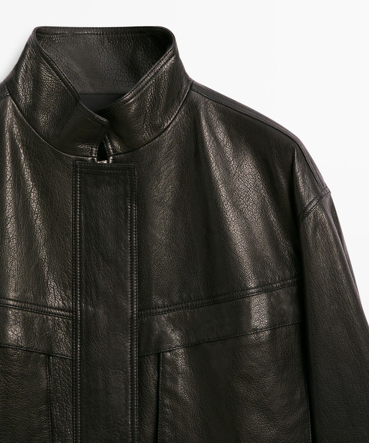 마시모두띠(MASSIMO DUTTI) 하이넥 나파 가죽 크롭 자켓