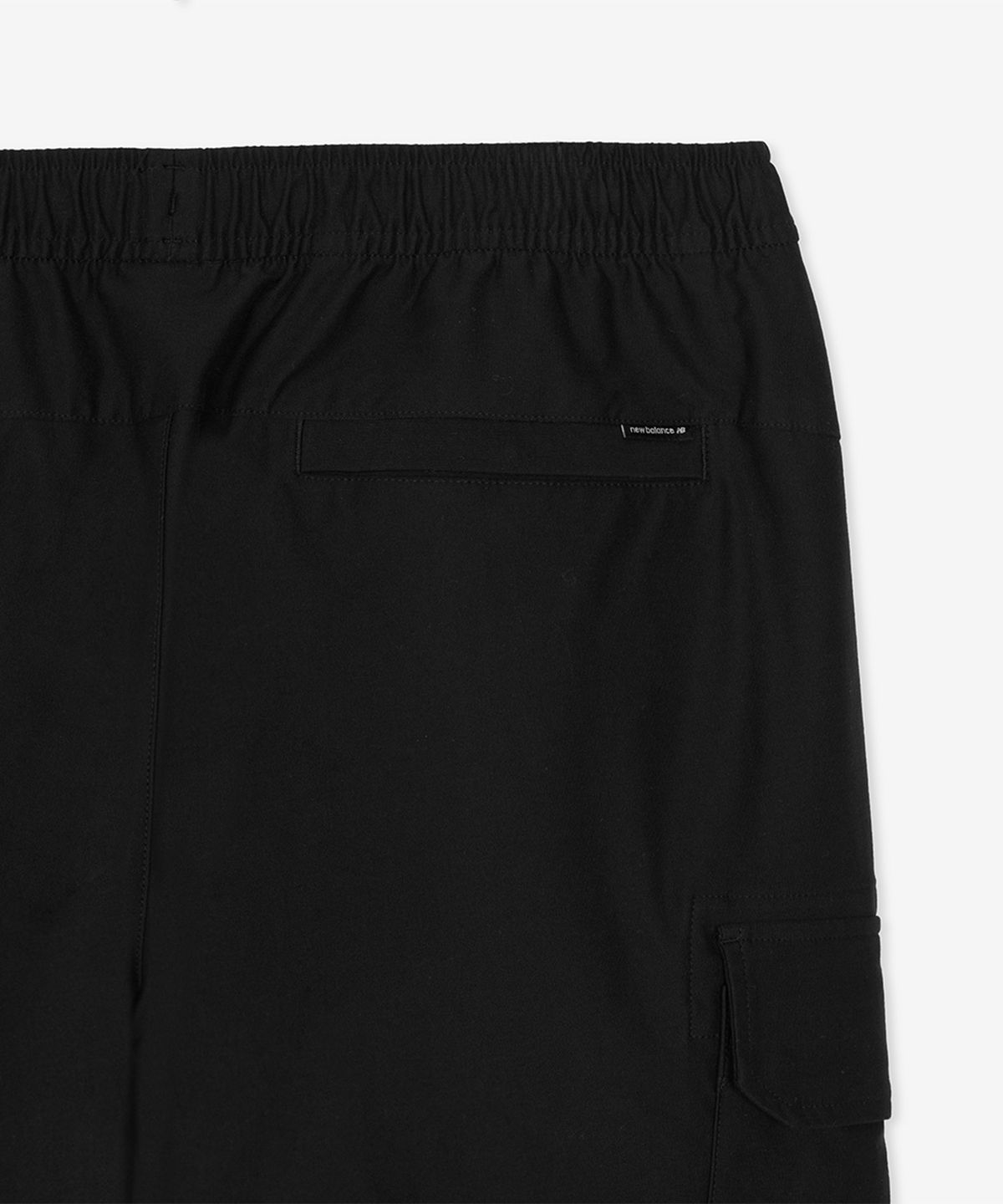 뉴발란스(NEW BALANCE) NBNTG31823 / UNI 에센셜 스트레치 카고 조거팬츠 (BLACK)