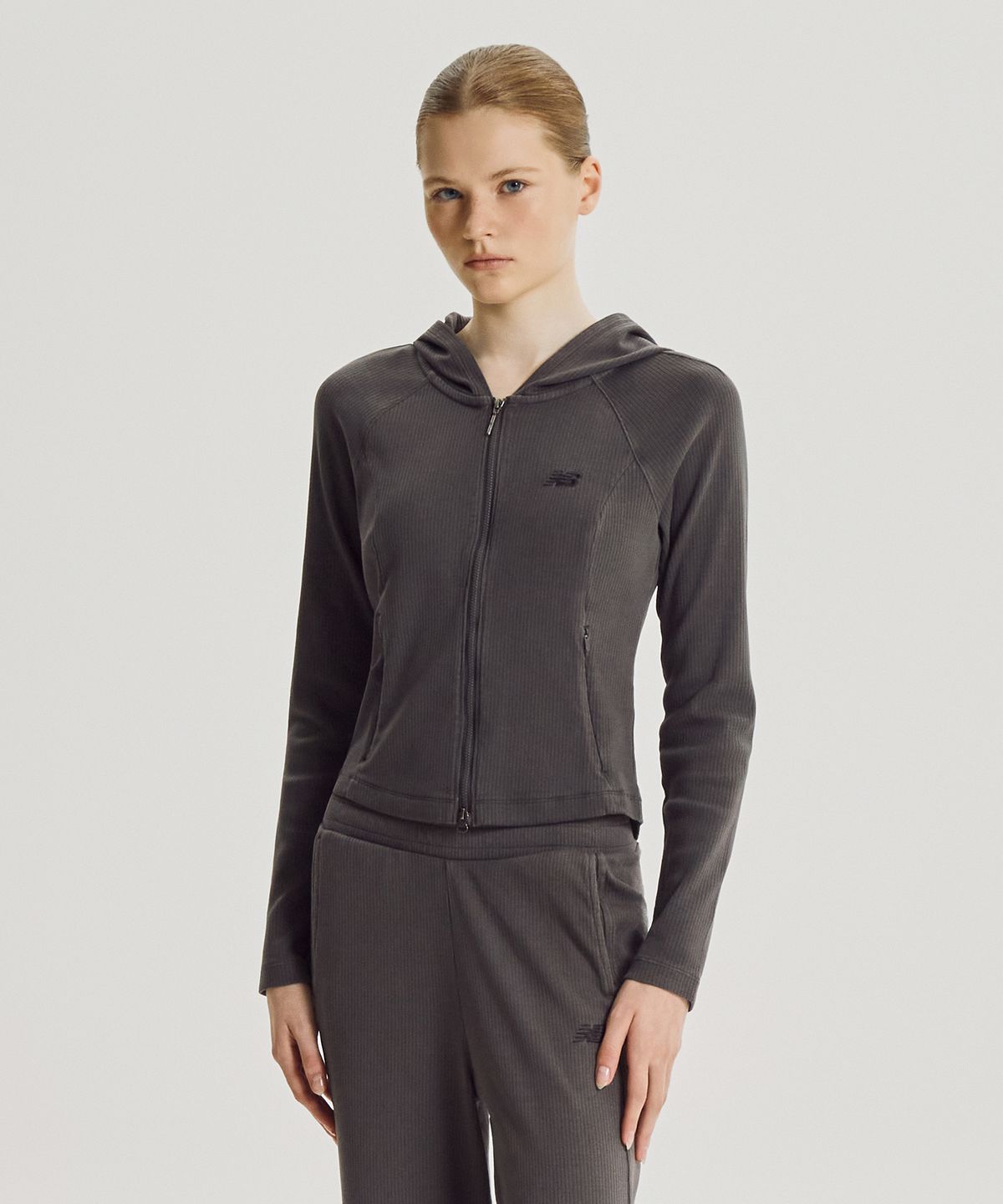 뉴발란스(NEW BALANCE) NBMDG4W922 / WOMEN 소프트프레쉬골지 후드 투웨이 집업 (D/CHARCOAL)