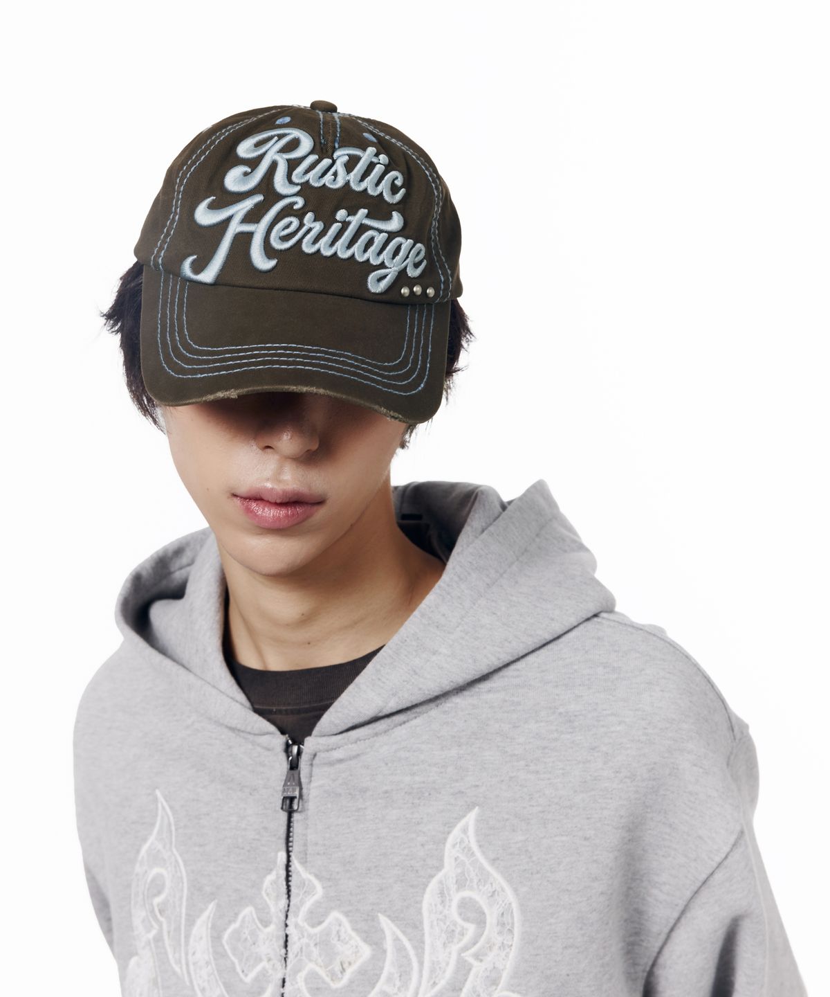 아캄(AAKAM) Rustic Stud Ball Cap (Brown)