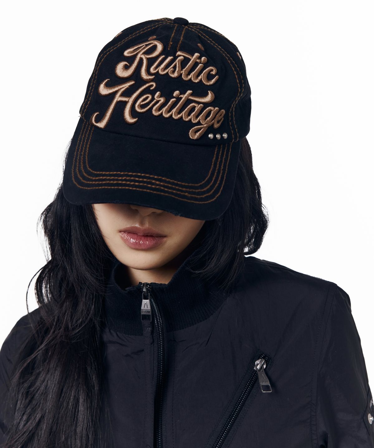 아캄(AAKAM) Rustic Stud Ball Cap (Black)