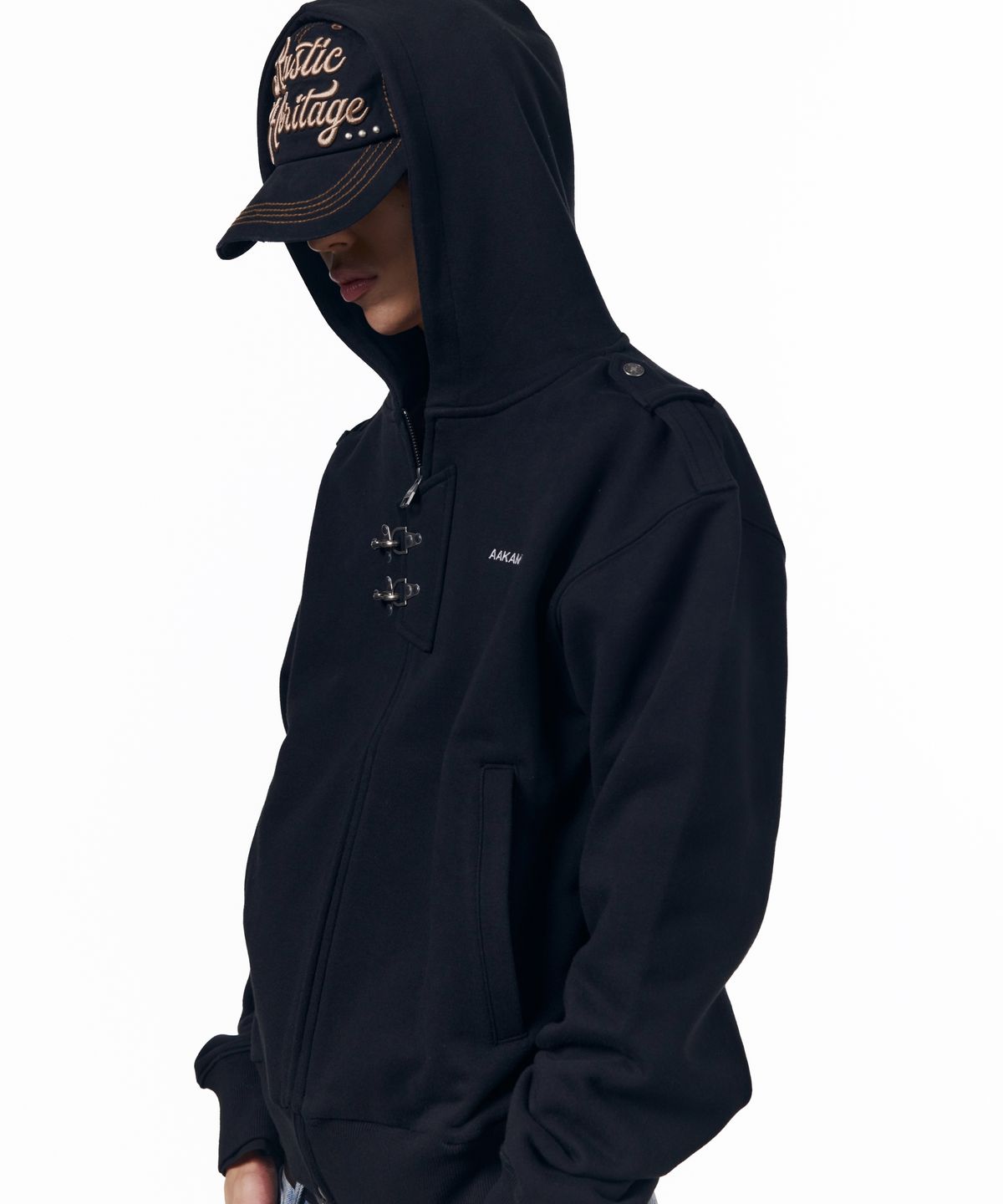 아캄(AAKAM) Rustic Stud Ball Cap (Black)