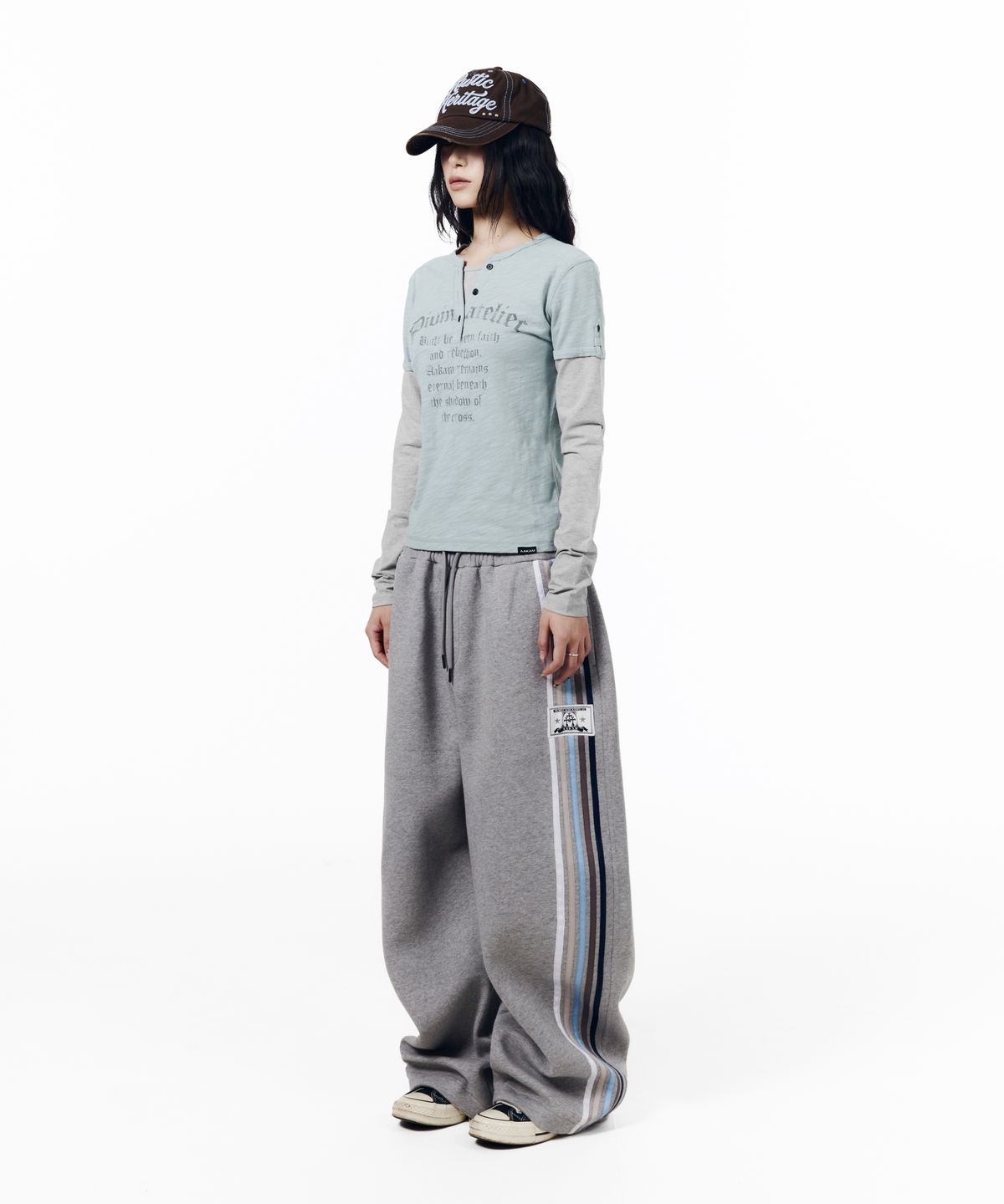 아캄(AAKAM) Line Taped Track Pants (Gray)
