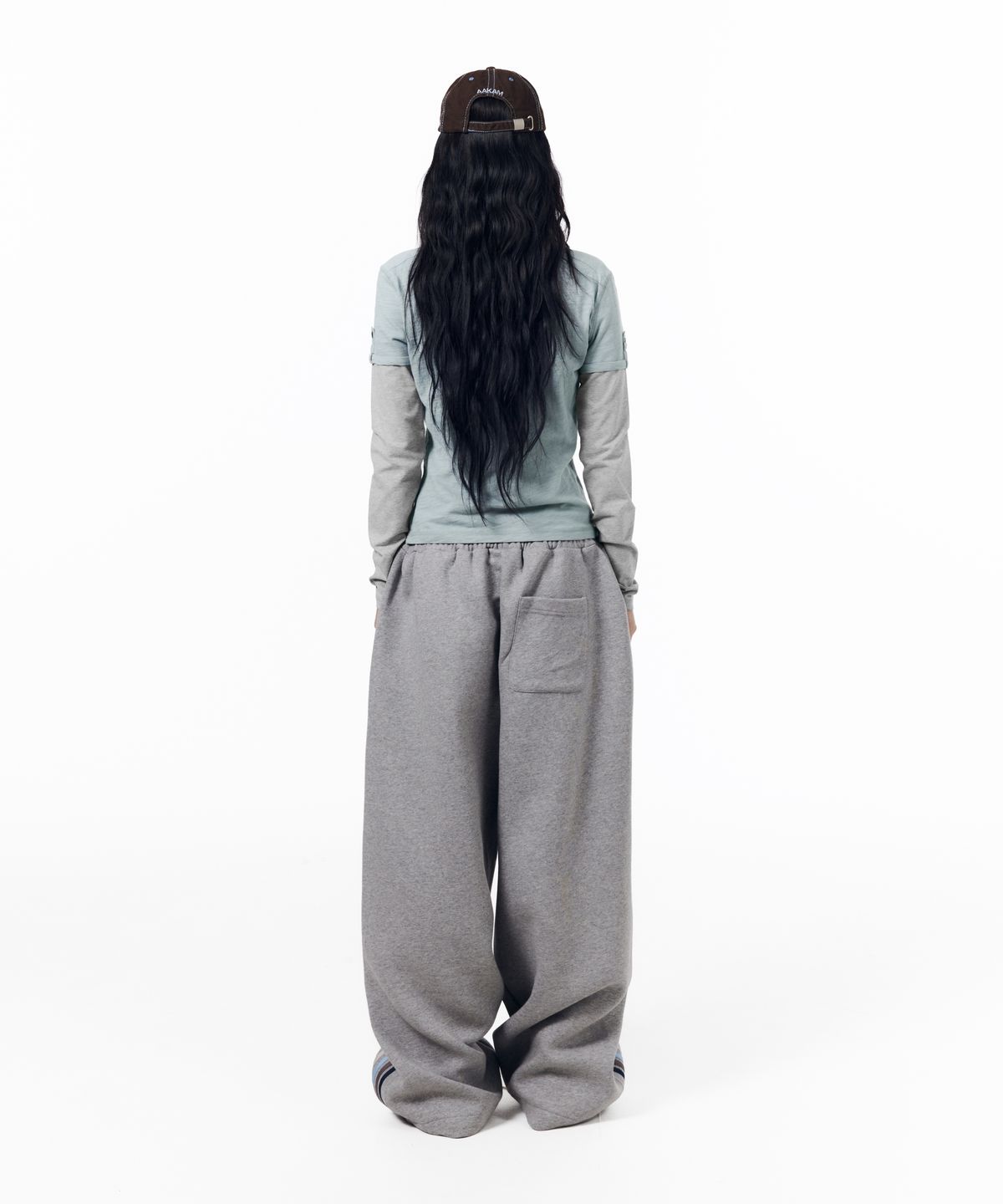 아캄(AAKAM) Line Taped Track Pants (Gray)