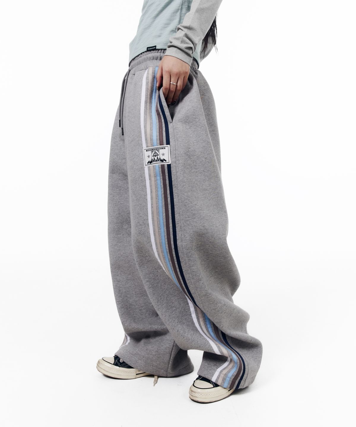 아캄(AAKAM) Line Taped Track Pants (Gray)