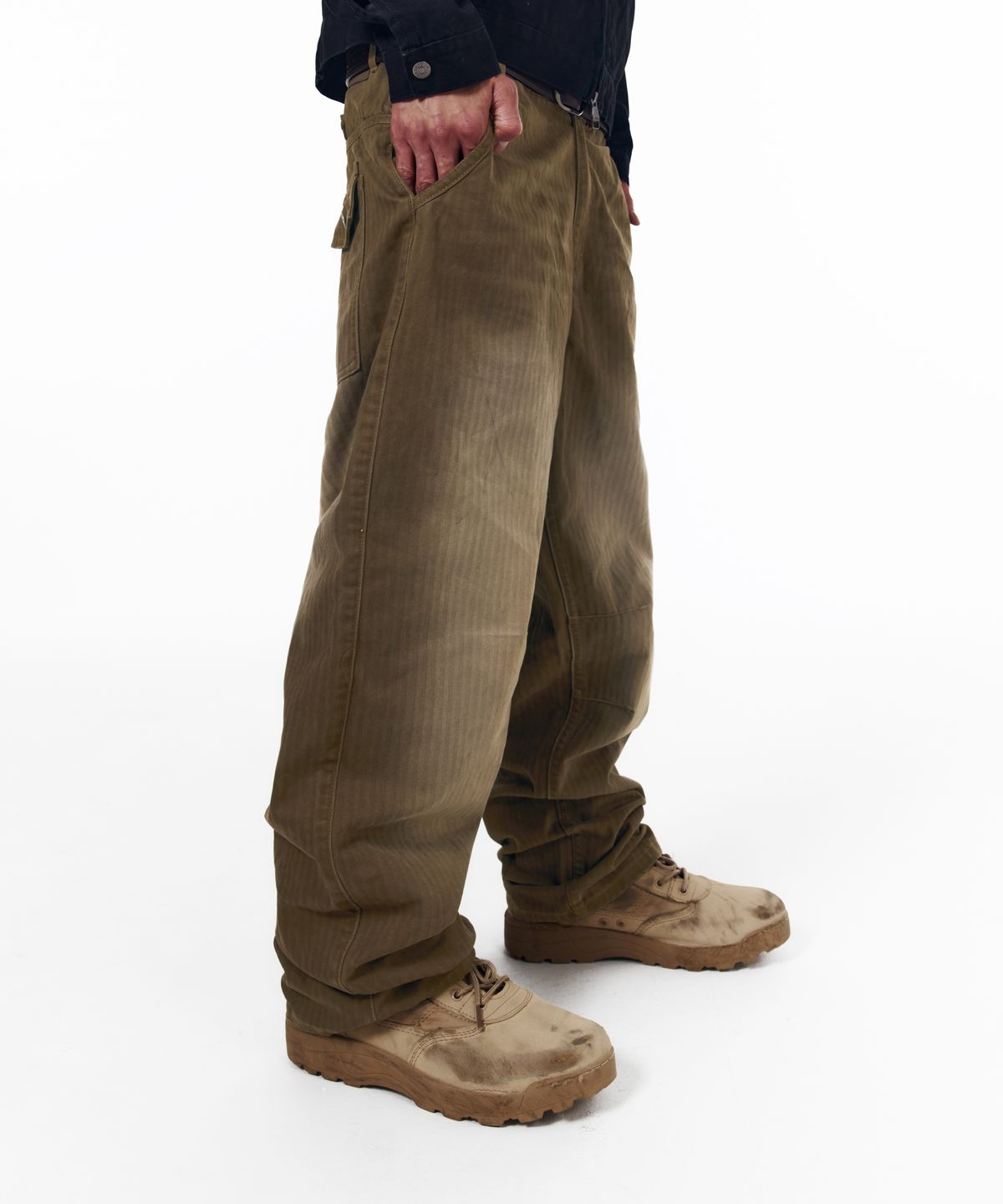 아캄(AAKAM) Utility Washed Herringbone Pants (Brown)