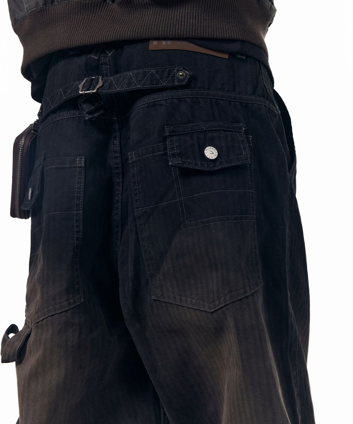 아캄(AAKAM) Utility Washed Herringbone Pants (Black)