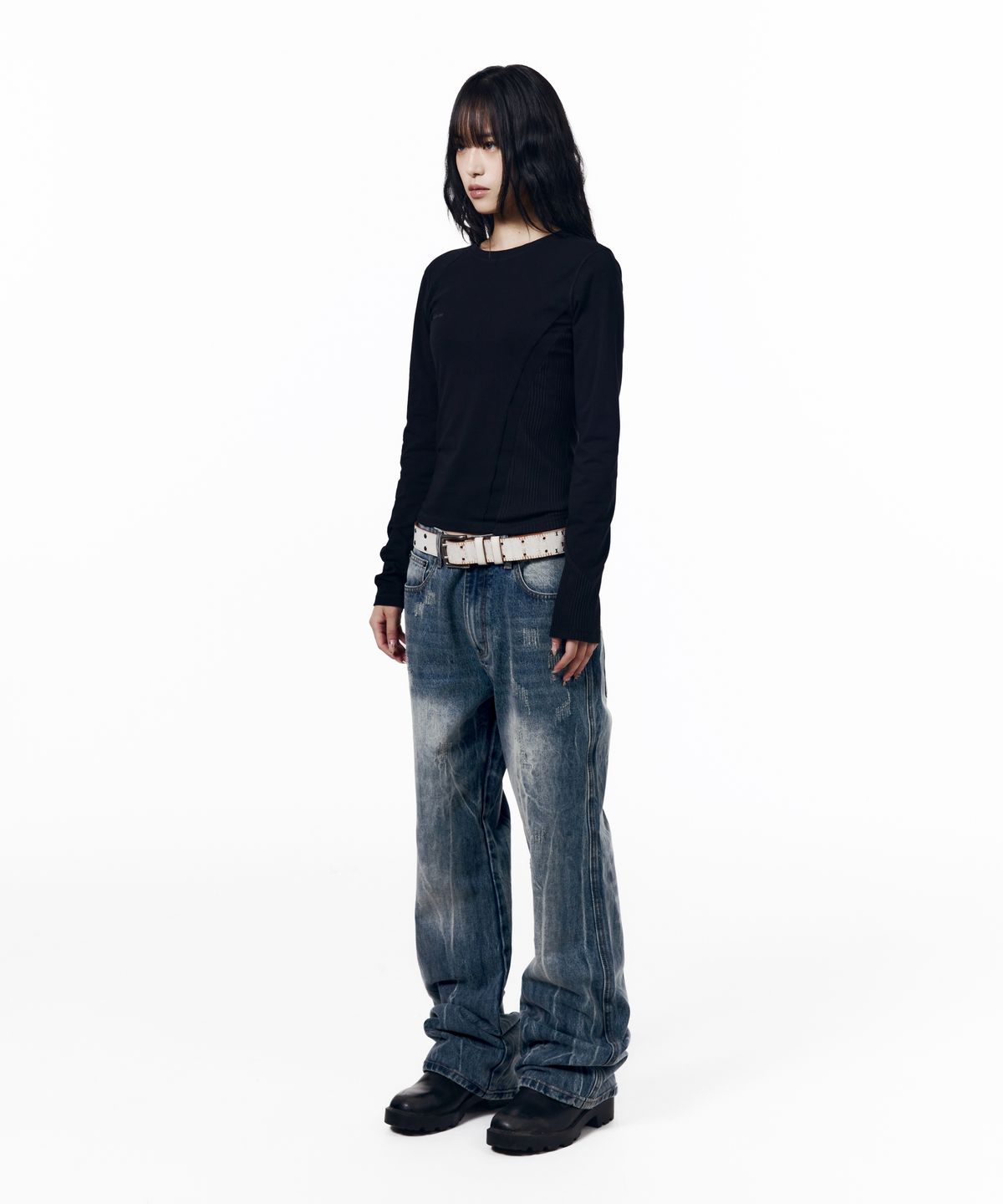 아캄(AAKAM) Destroyed Streak Flare Denim Pants (Blue)