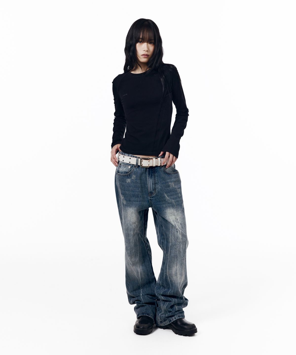 아캄(AAKAM) Destroyed Streak Flare Denim Pants (Blue)