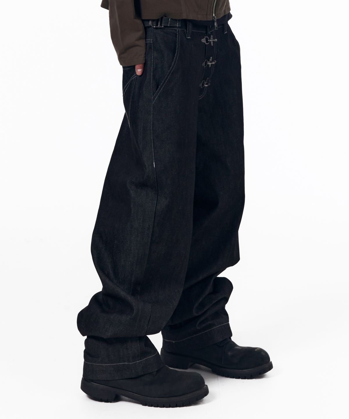아캄(AAKAM) Fireman Hook Denim Pants (Black)