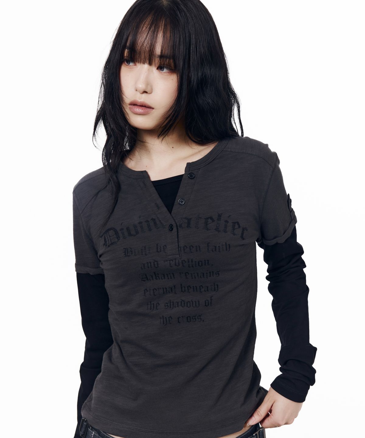 아캄(AAKAM) Henry Neck Layered Long Sleeve (Charcoal)