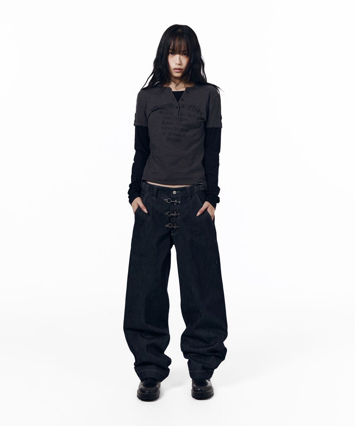 아캄(AAKAM) Henry Neck Layered Long Sleeve (Charcoal)