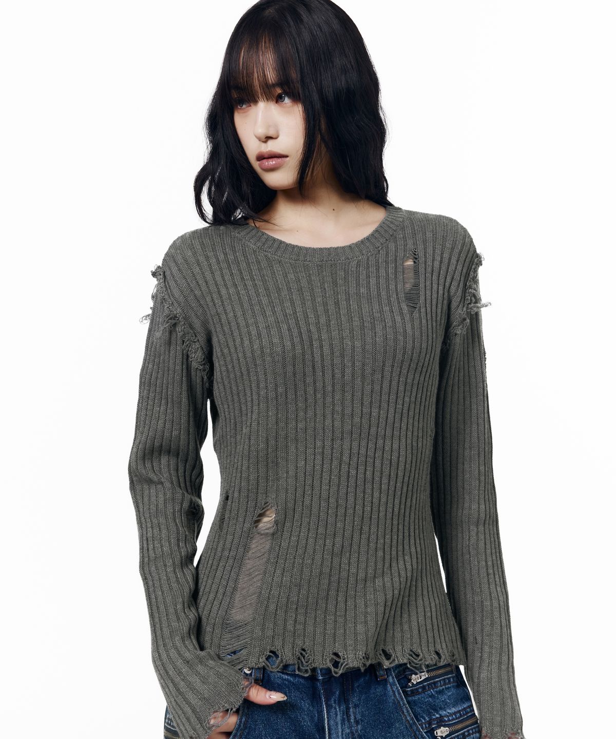 아캄(AAKAM) Destroyed Knit Sweater (Charcoal)
