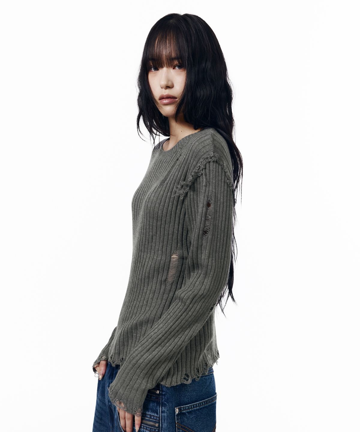 아캄(AAKAM) Destroyed Knit Sweater (Charcoal)