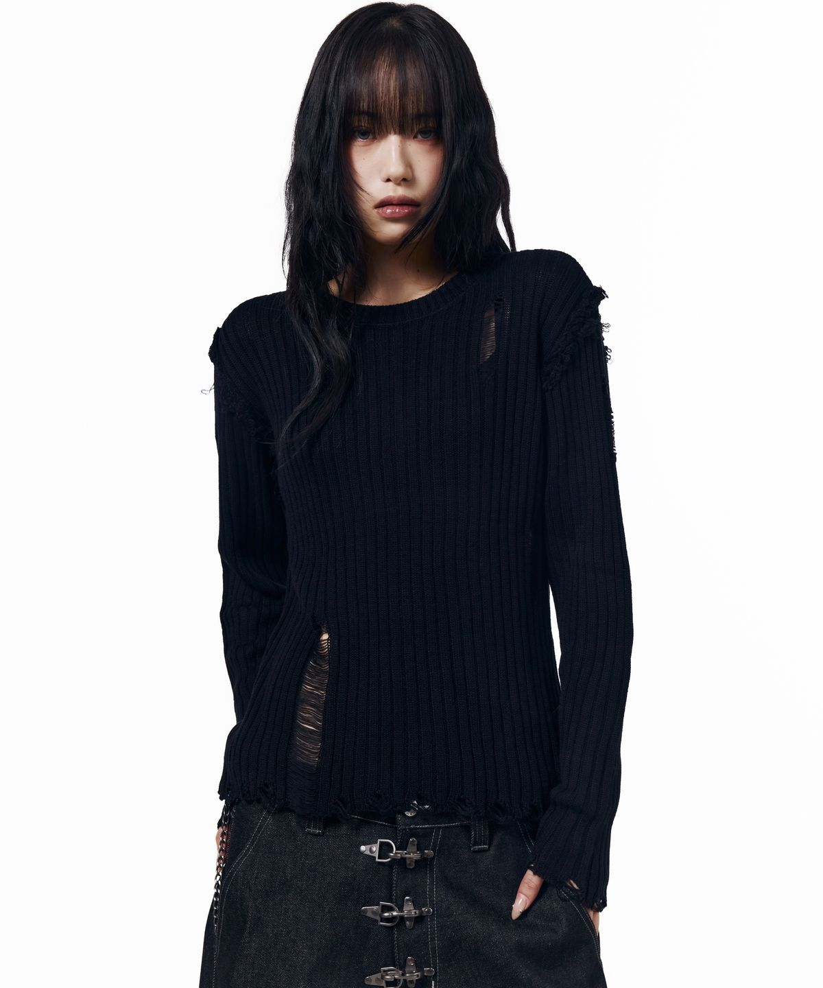아캄(AAKAM) Destroyed Knit Sweater (Black)