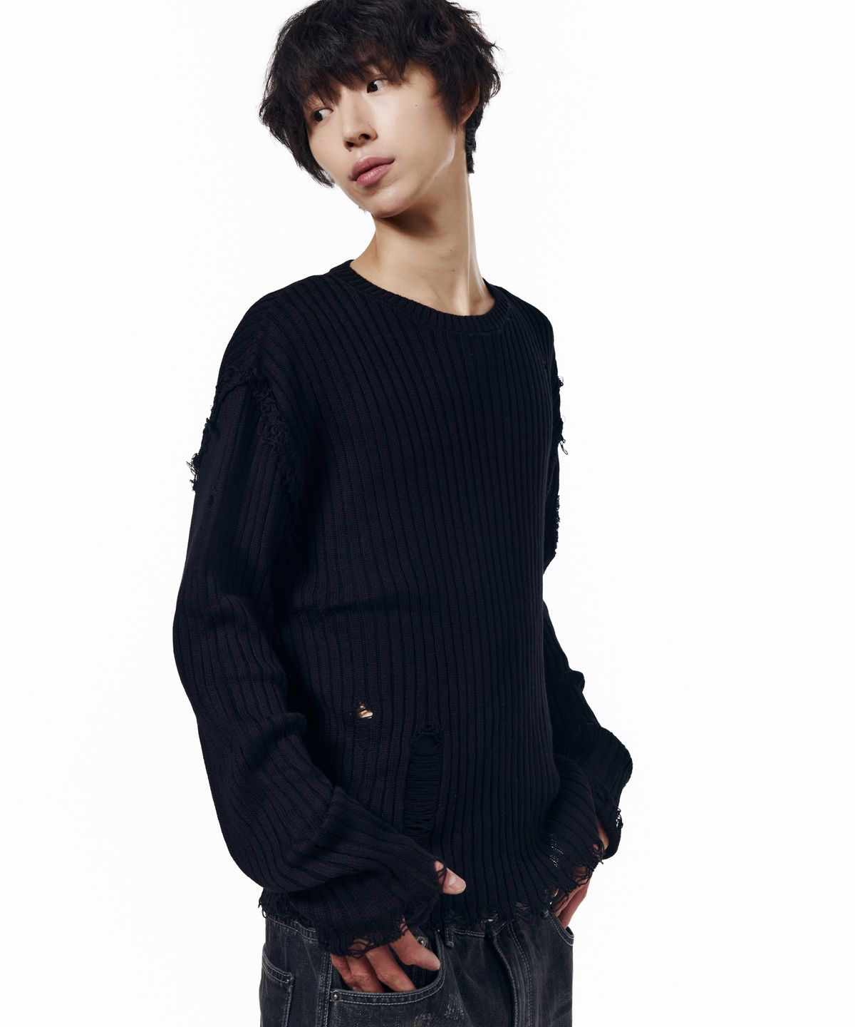 아캄(AAKAM) Destroyed Knit Sweater (Black)