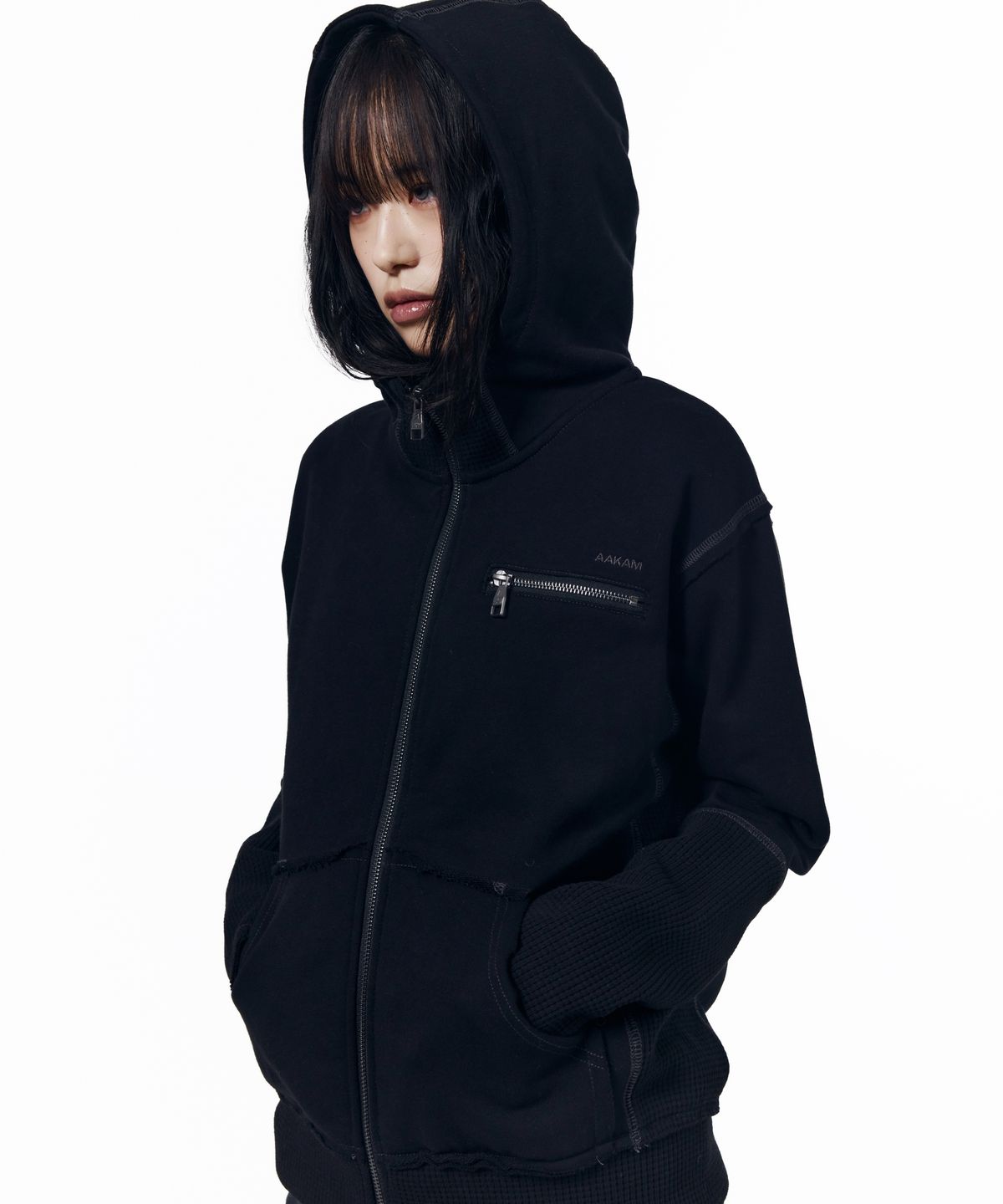 아캄(AAKAM) Waffle Sleeve Hoodie Zip-Up (Black)
