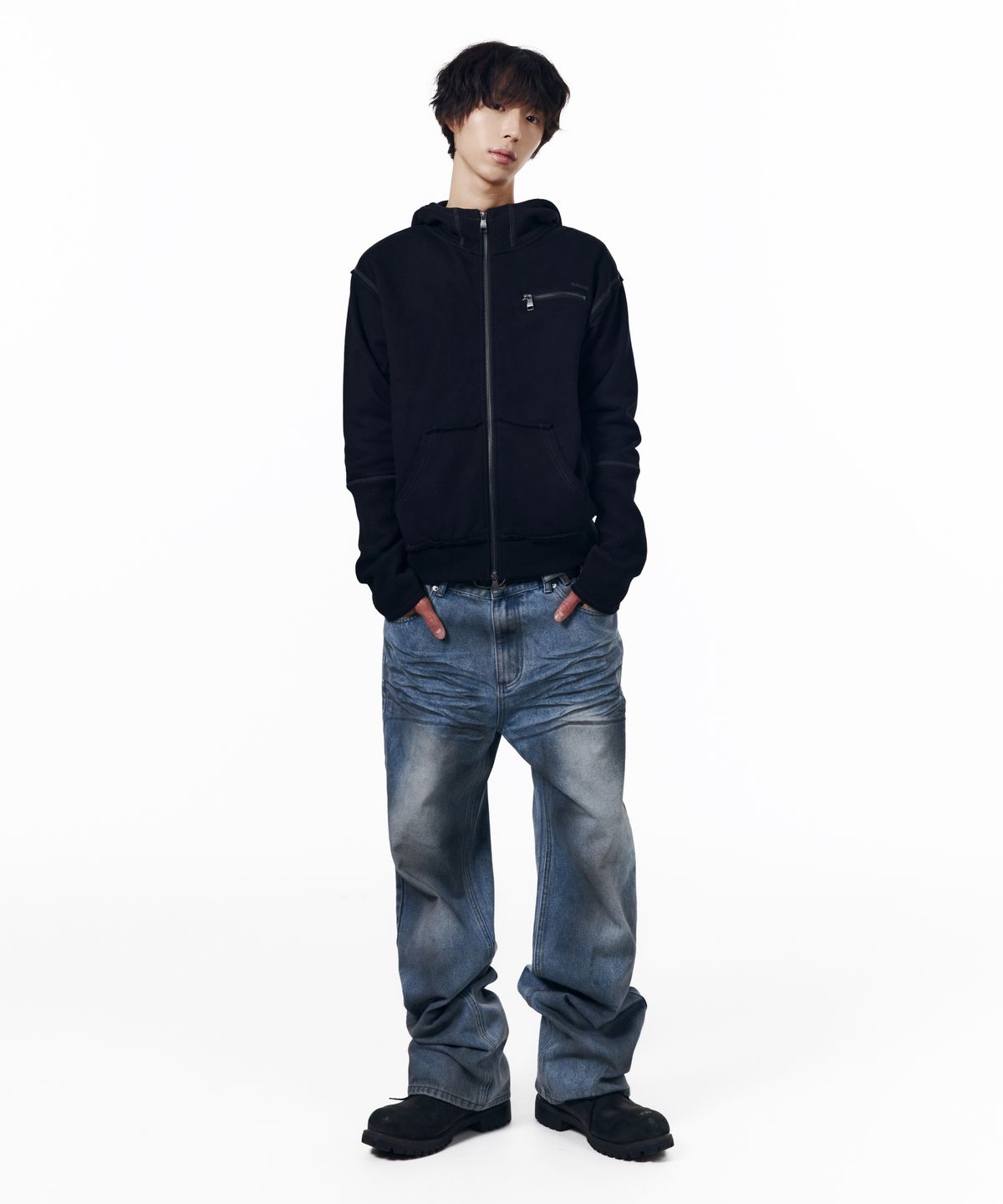 아캄(AAKAM) Waffle Sleeve Hoodie Zip-Up (Black)