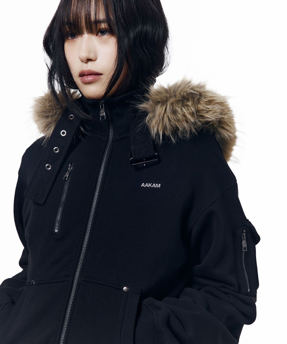 아캄(AAKAM) High Neck Fur Hoodie Zip-Up (Black)