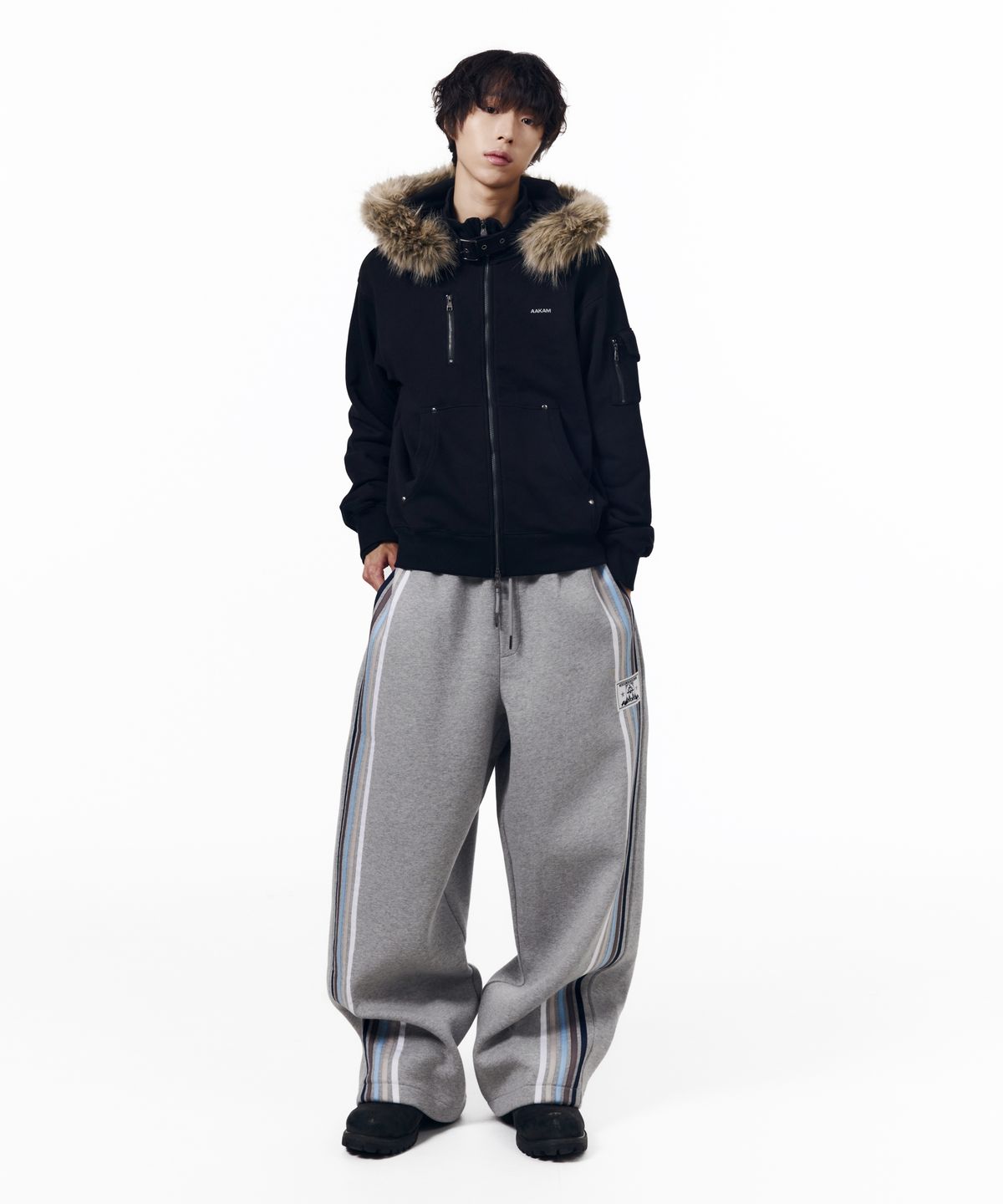 아캄(AAKAM) High Neck Fur Hoodie Zip-Up (Black)