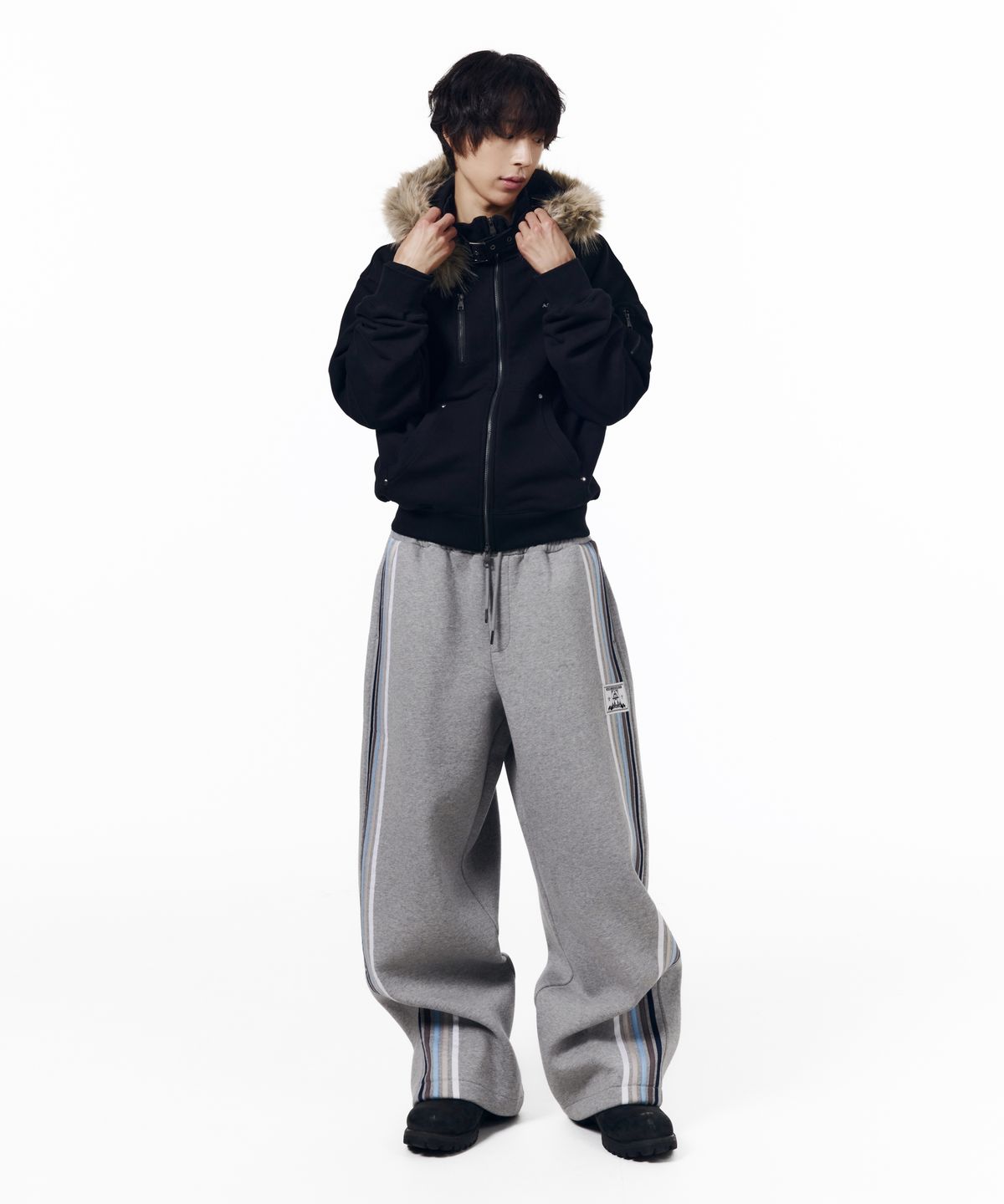 아캄(AAKAM) High Neck Fur Hoodie Zip-Up (Black)