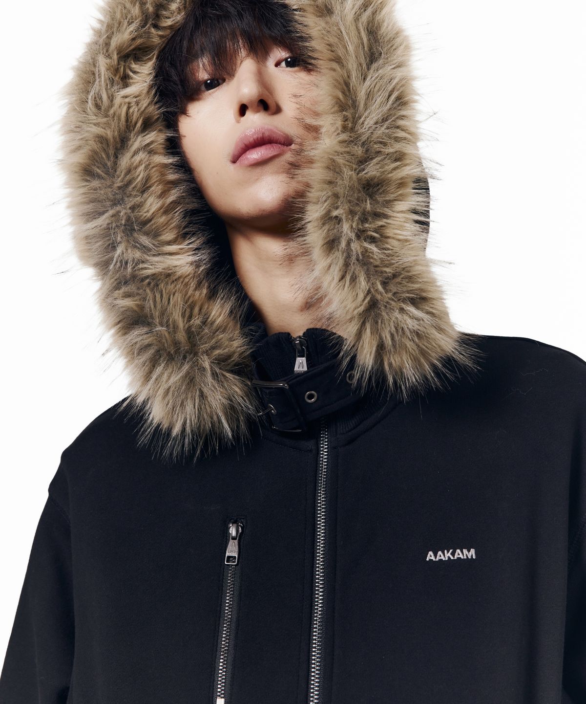 아캄(AAKAM) High Neck Fur Hoodie Zip-Up (Black)