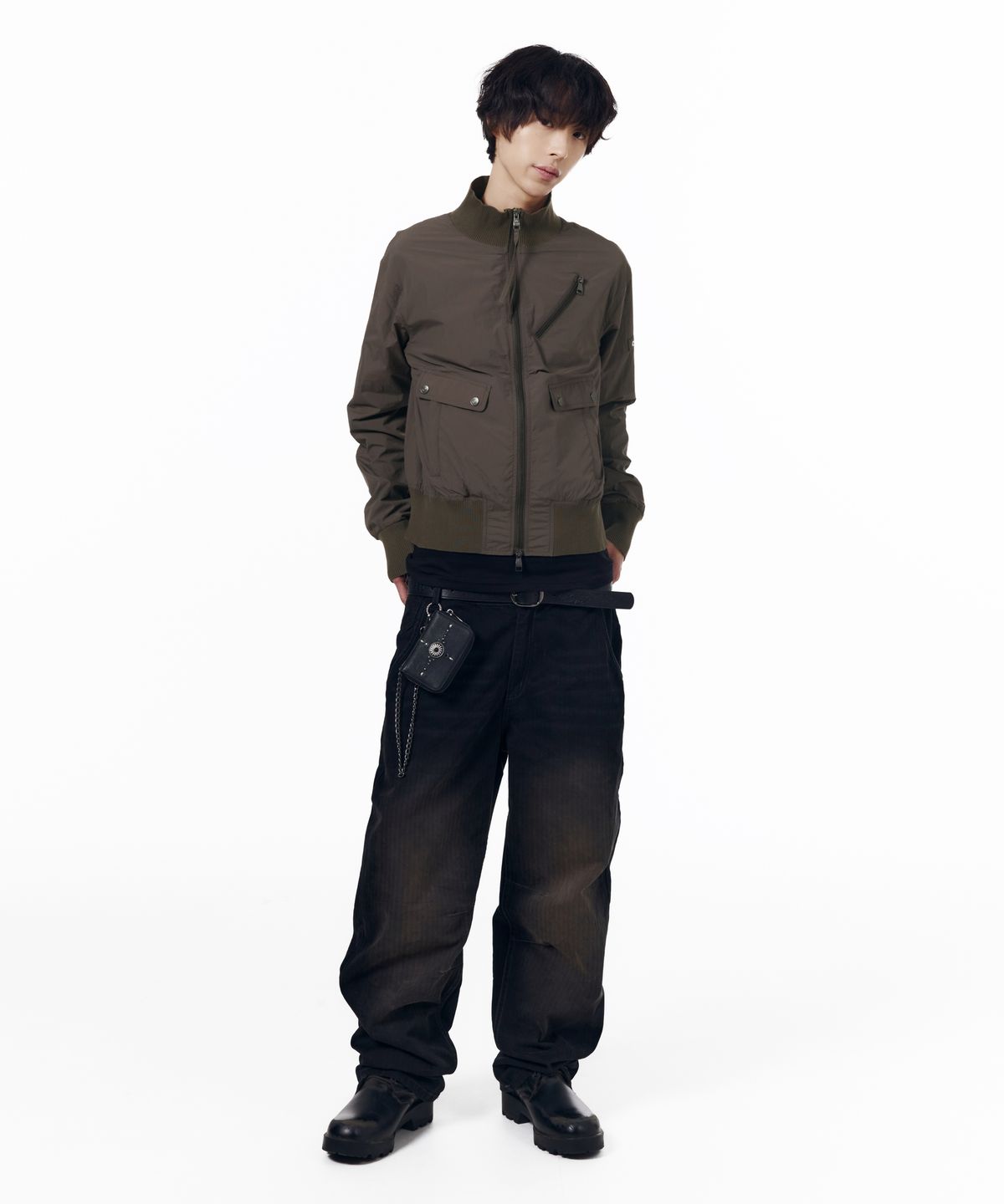 아캄(AAKAM) High Neck Nylon Blouson (Brown)