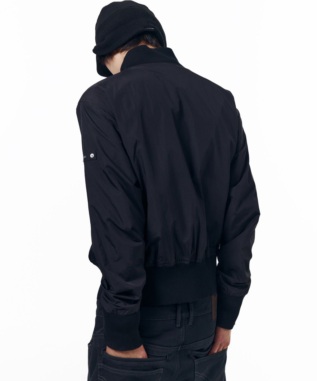 아캄(AAKAM) High Neck Nylon Blouson (Black)