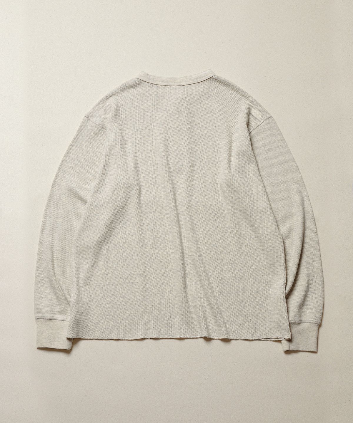 에스파이(ESFAI) WAFFLE HENLEY NECK LS T SHIRT (MELANGE OATMEAL)